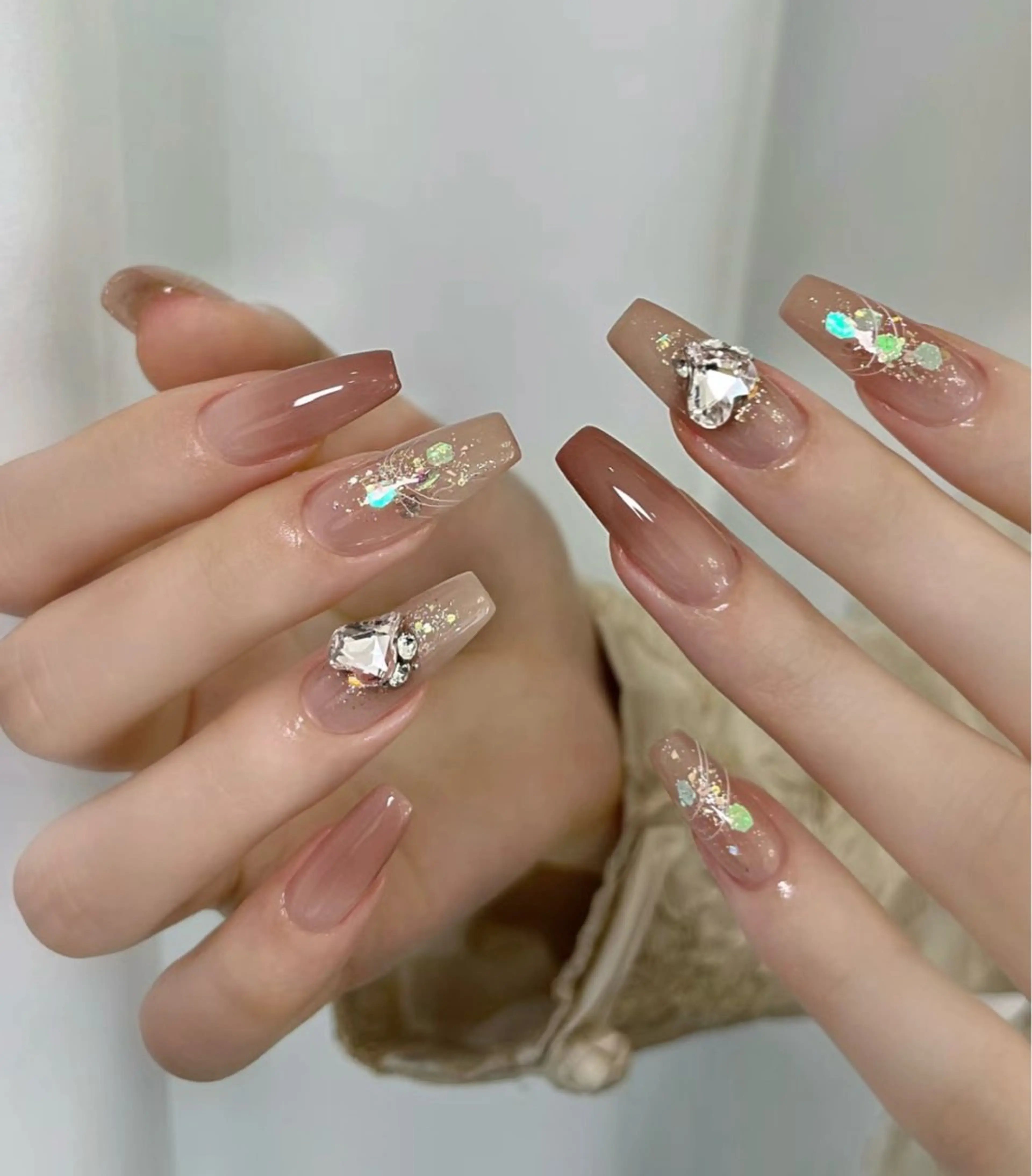 ネイル オーロラネイル フレンチネイル ジェルネイル ガラスフレンチ グラデーション ハンドネイル M🌷nail 長さだし専門店のネイルデザイン