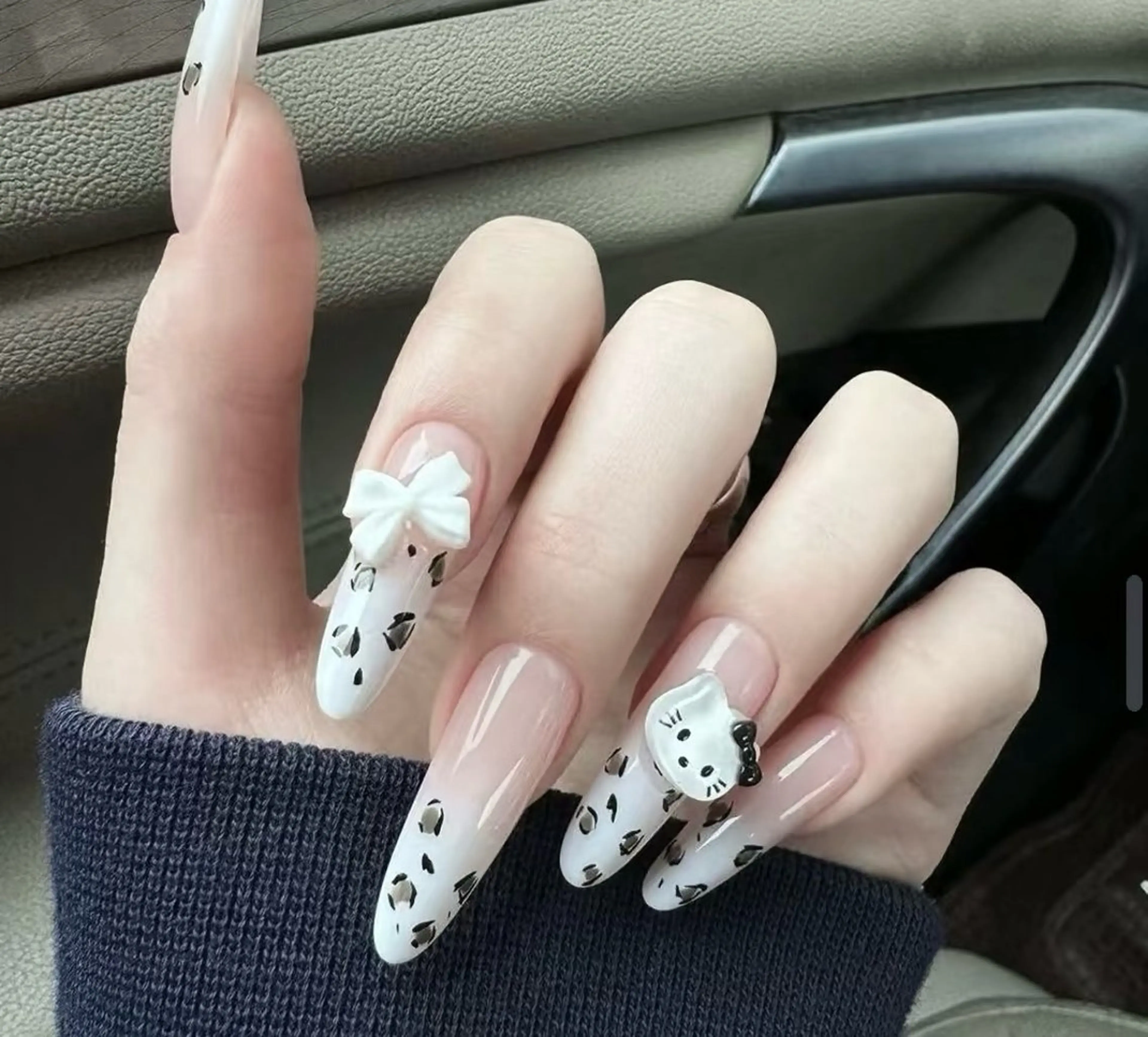 ネイル ハンドネイル 佐藤 依娜のネイルデザイン