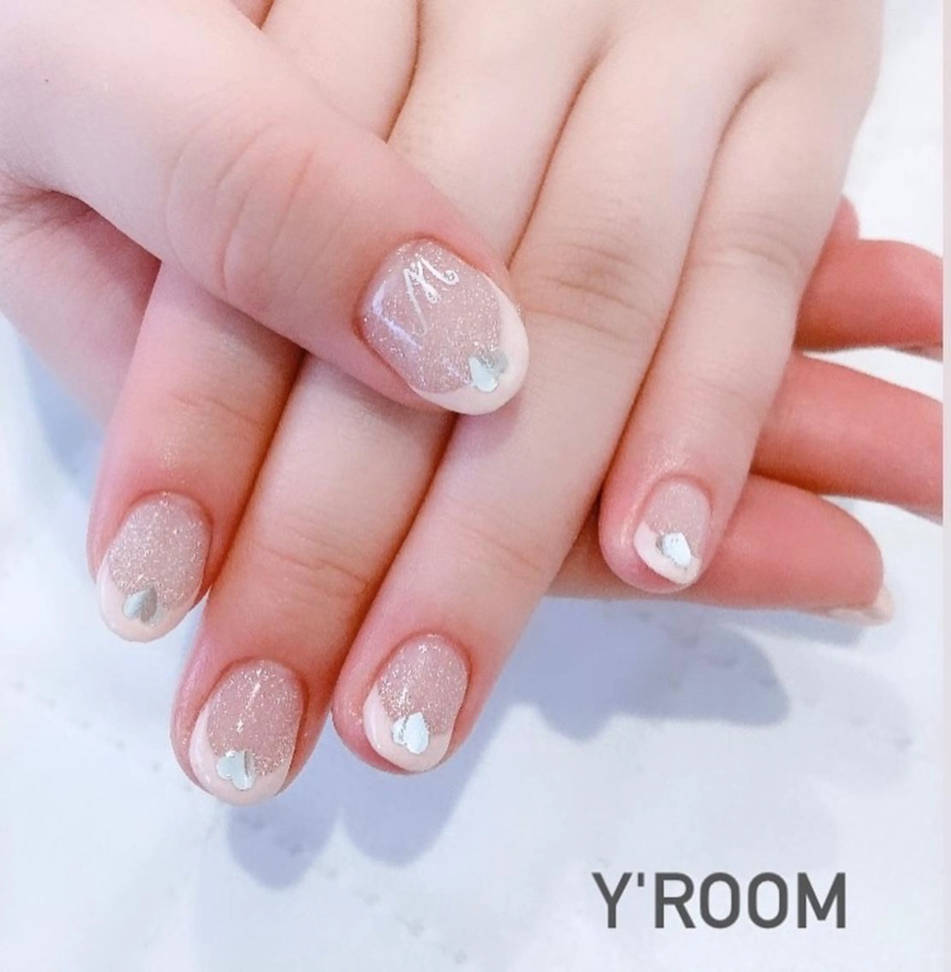 ネイル オーロラネイル フラッシュネイル フットネイル フレンチネイル ジェルネイル ハンドネイル YUKA （ネイリスト）のネイルデザイン