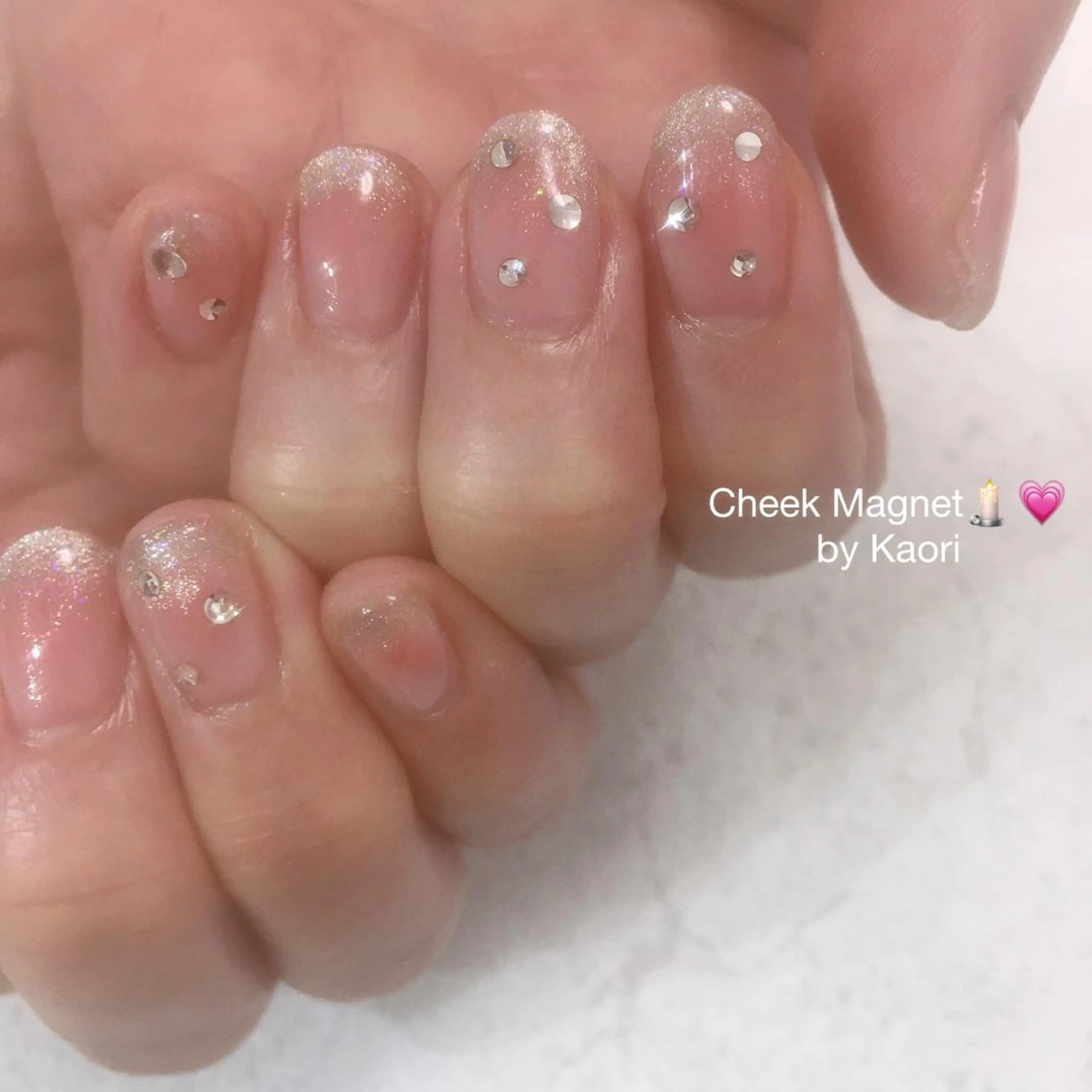 ネイル オーロラネイル チークネイル フレンチネイル グラデーション キラキラネイル ハンドネイル _Defi_ by Kaoriのネイルデザイン