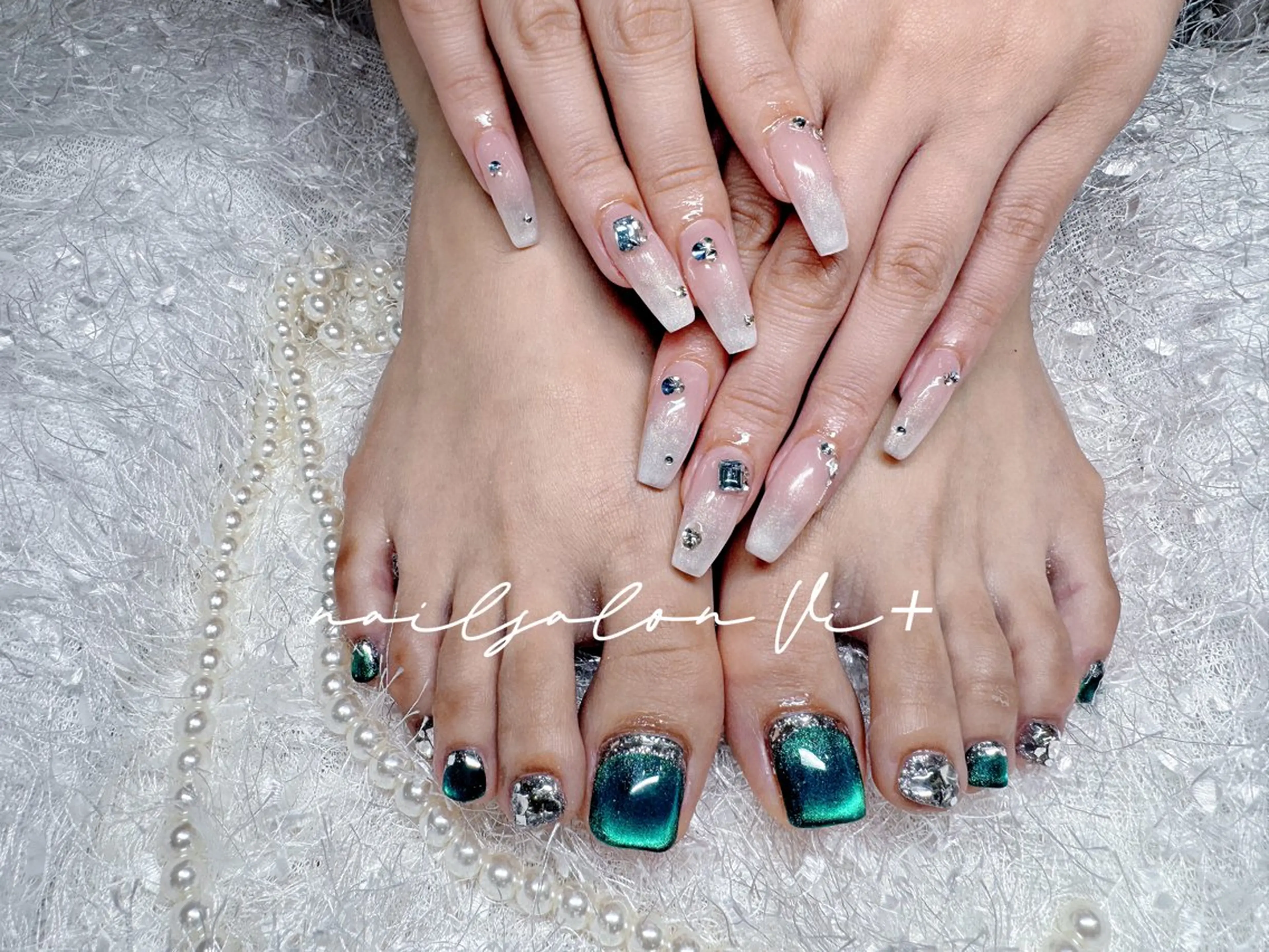 ネイル ハンドネイル フットネイル ✨Nailsalon Vi+✨のネイルデザイン