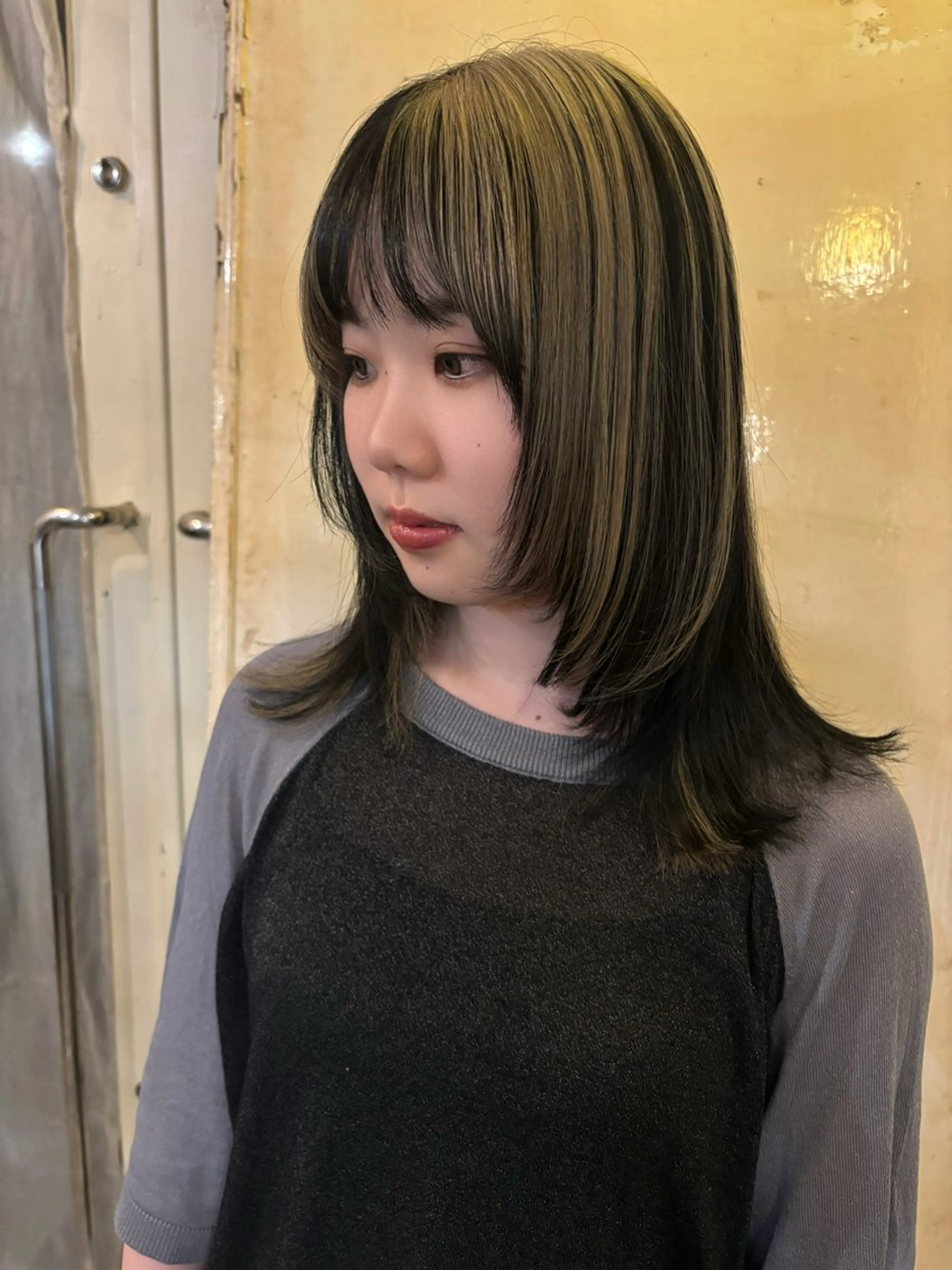 ミディアム ヘアカラー ヒラカホ/ ブリーチ/似合わせのヘアスタイル