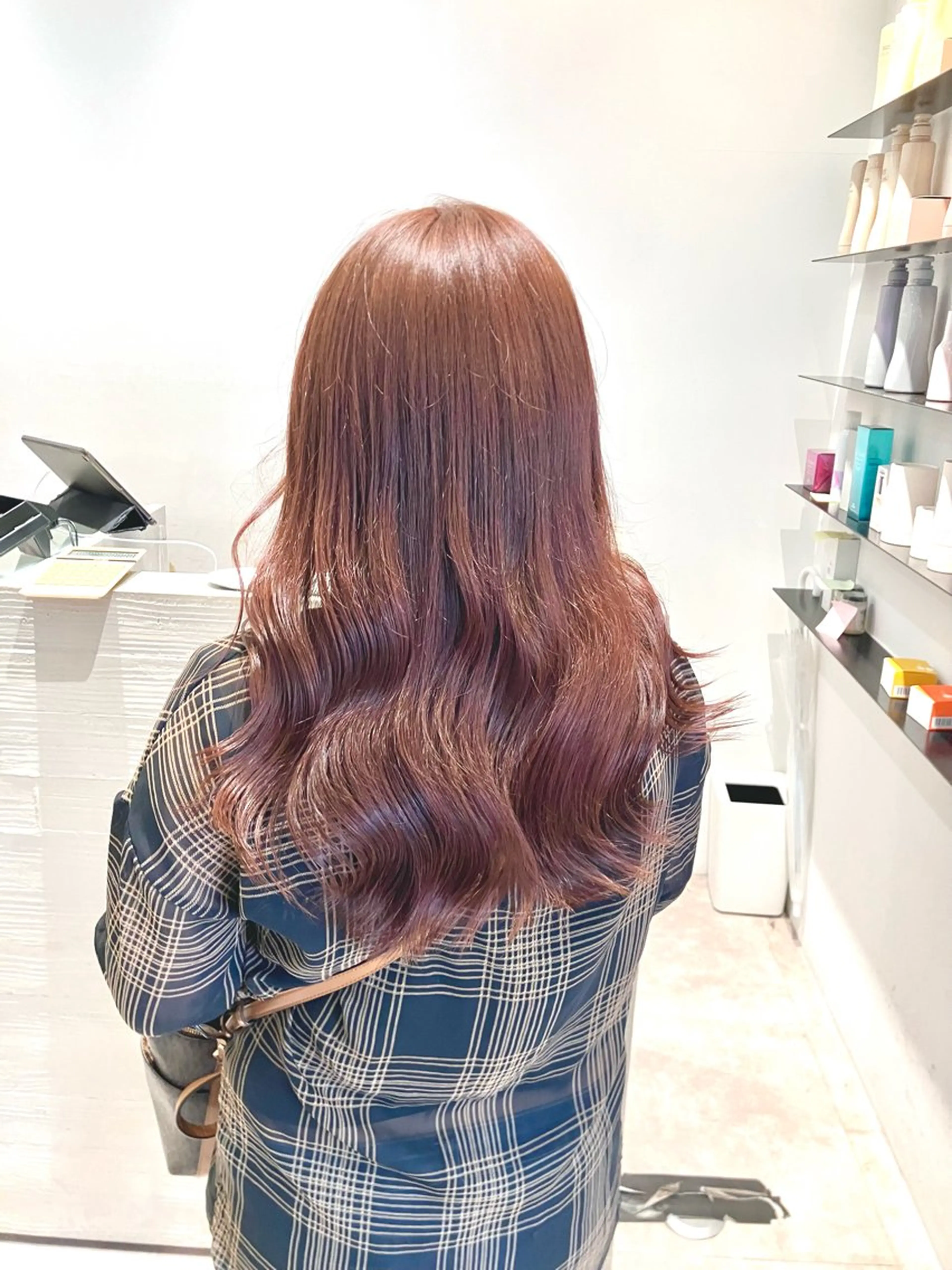 ロング カラー ブラウンカラー ピンクカラー ピンクブラウン サキ🤍ハイトーン 🩰くびれ巻きヘアのヘアスタイル