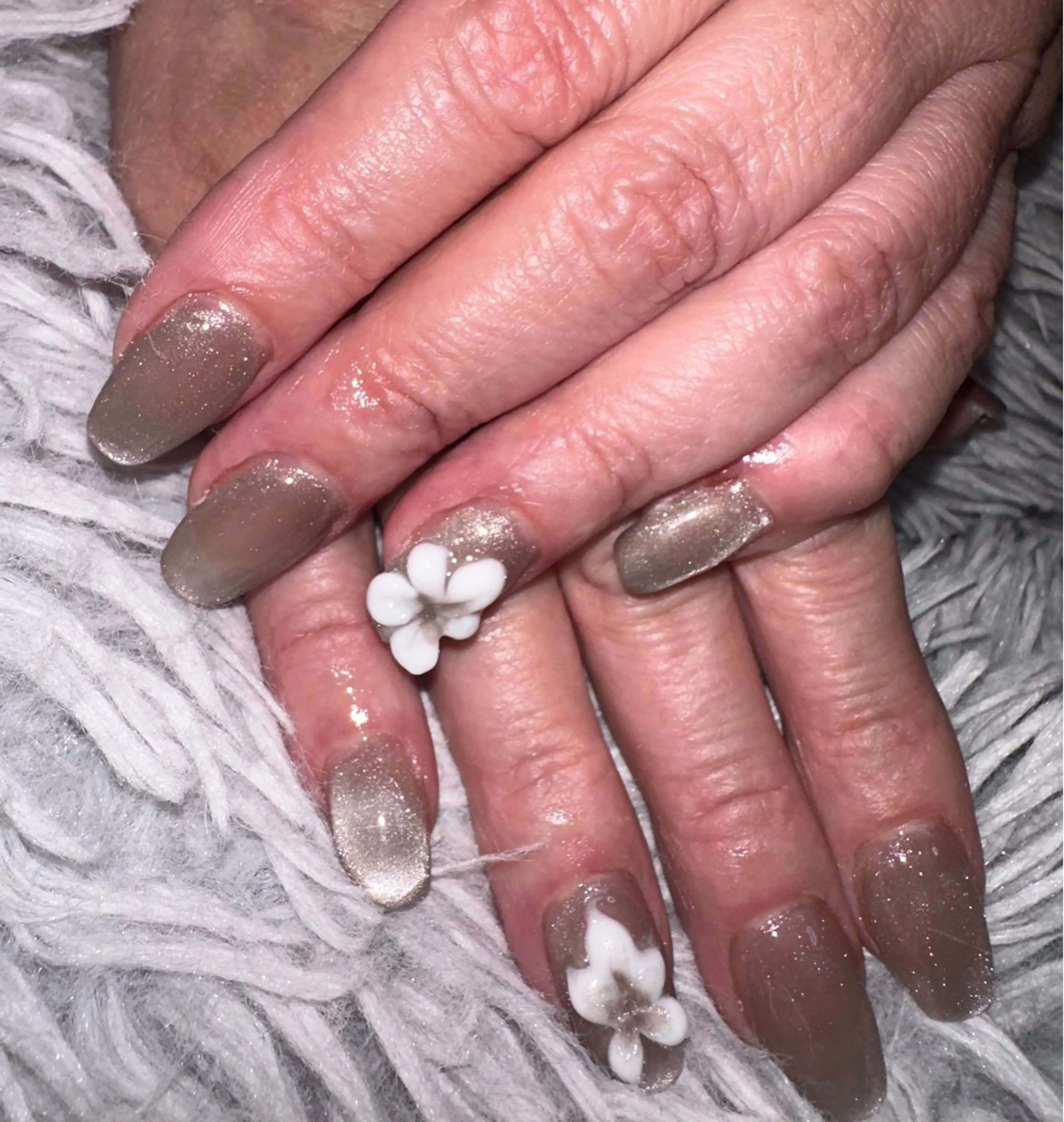 ミディアム ハンドネイル YOKOSUKA🧸 NAIL🌿🫧💛のネイルデザイン