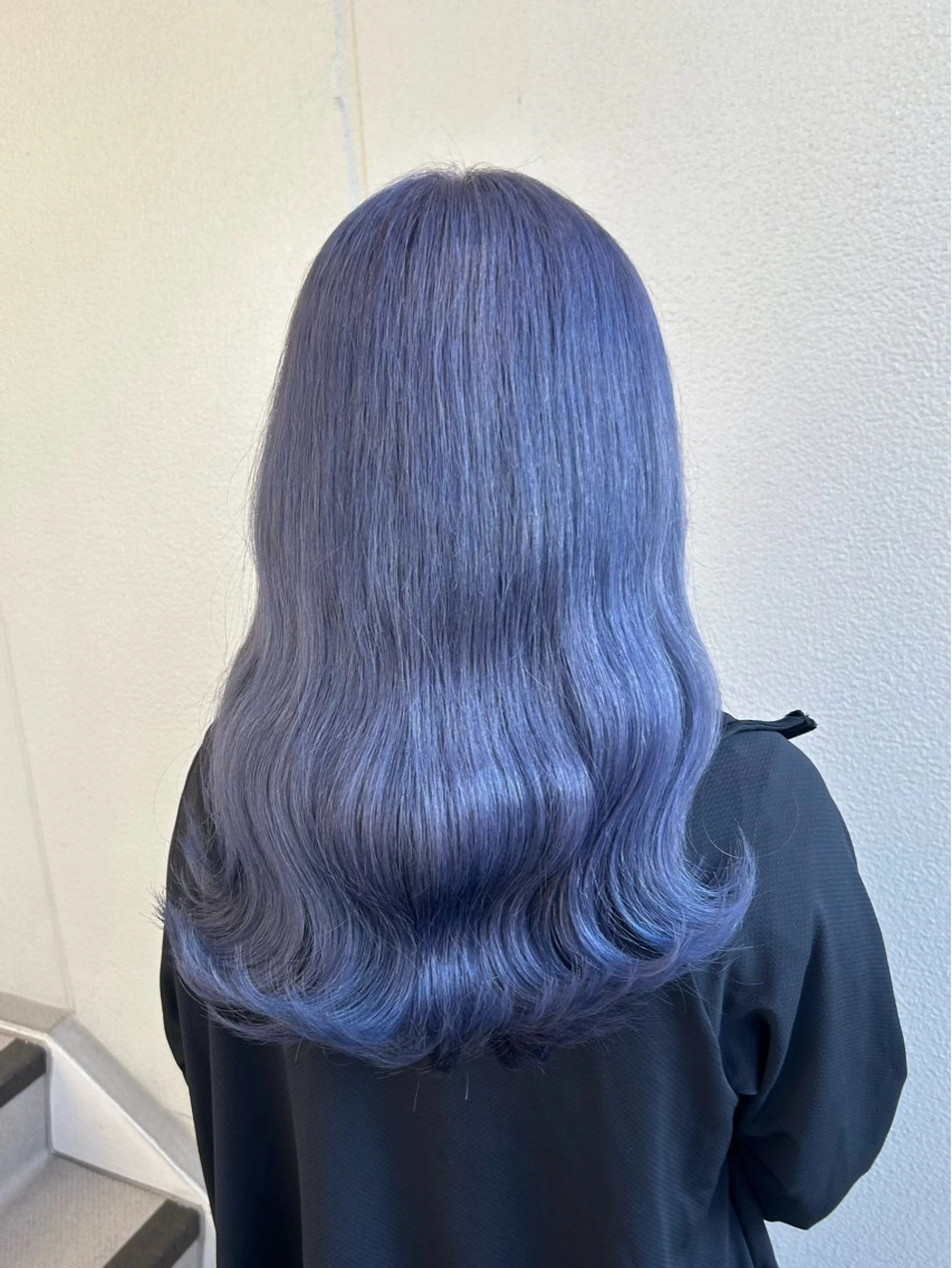 セミロング カラー ヘアアレンジ ブルーカラー シルバー 《暖色/韓国hair 》🇰🇷桑原ユキネのヘアスタイル