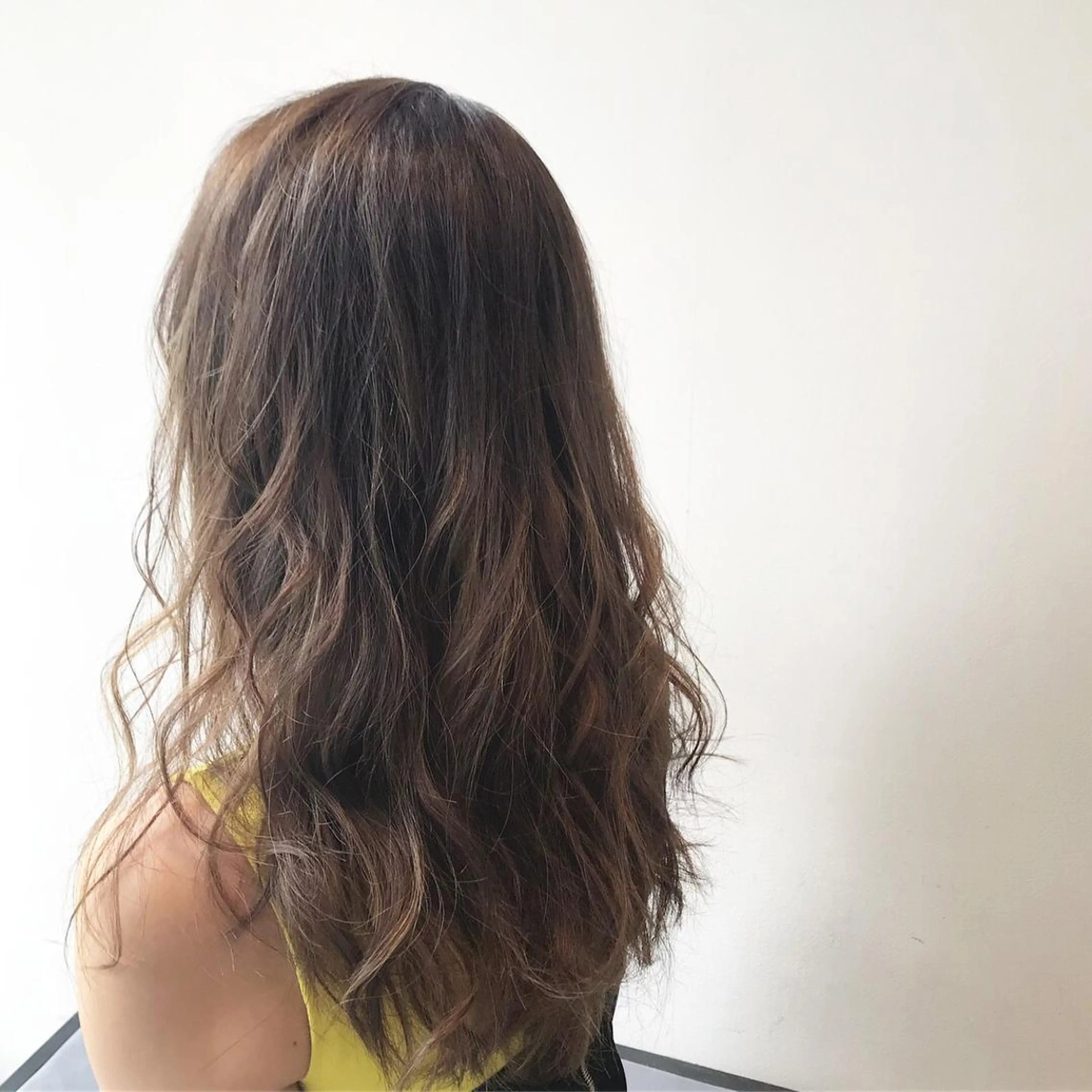 セミロング カラー 木川 愛子のヘアスタイル