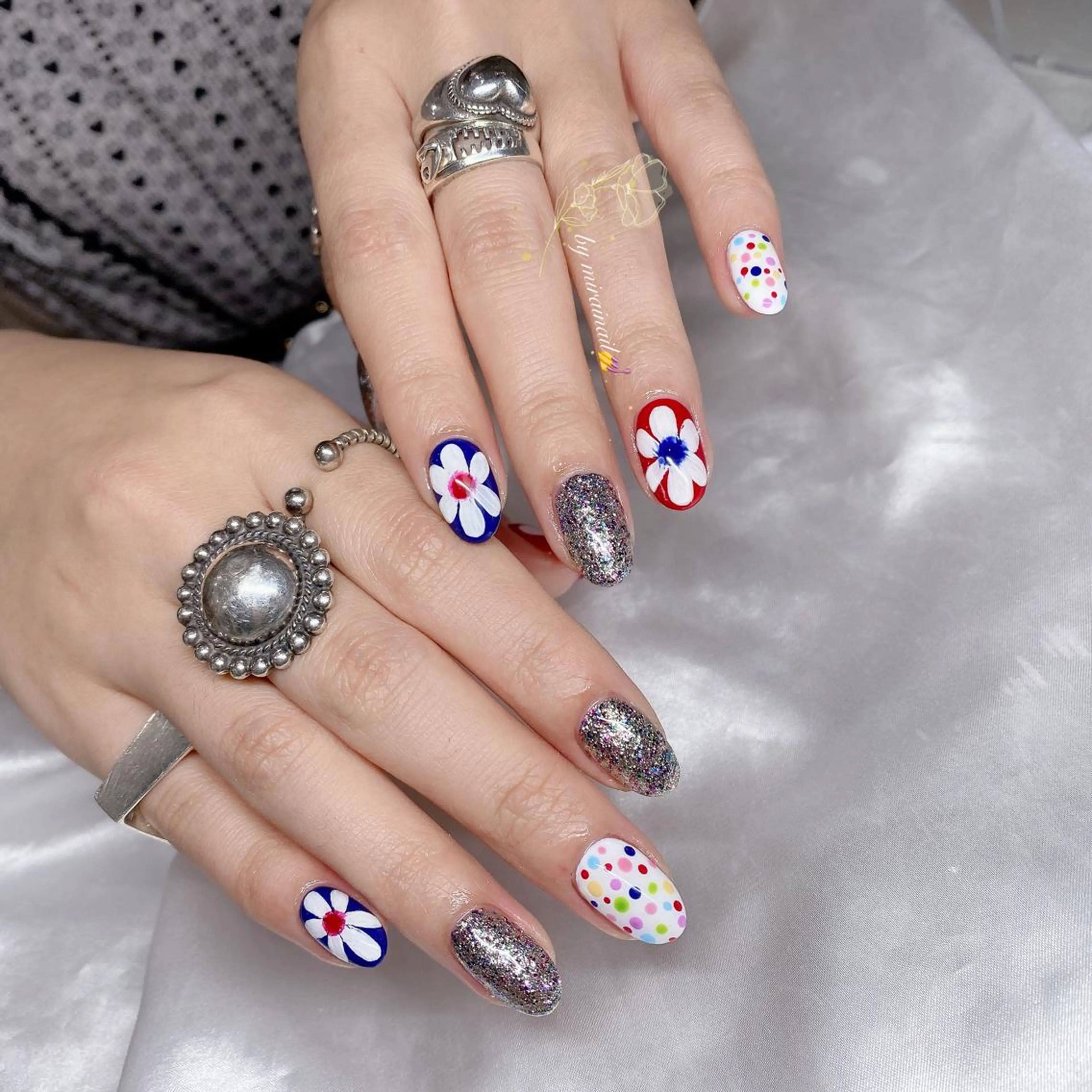 ネイル アートネイル 持ち込み ネイルサロン 9Carats神田のネイルデザイン