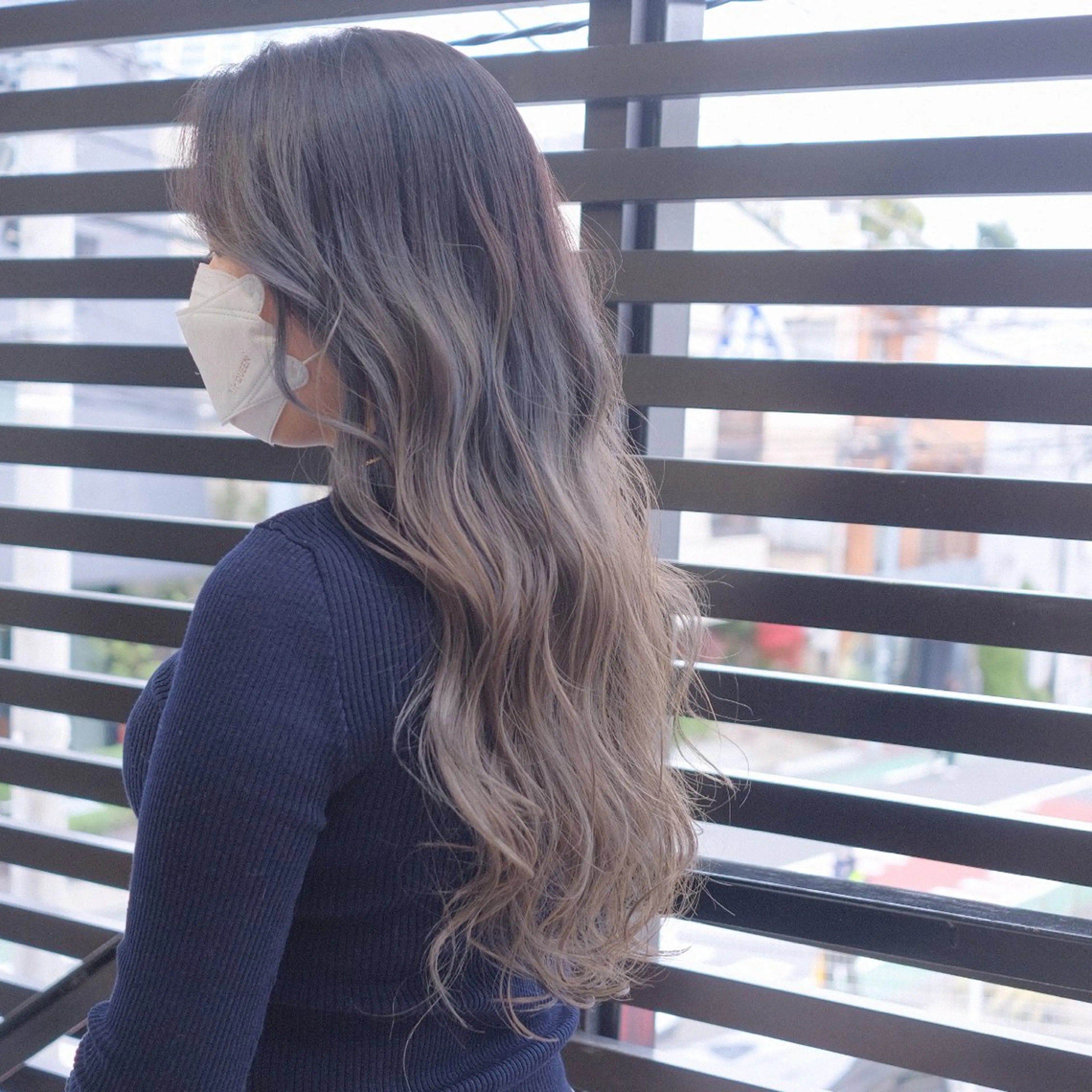 ロング カラー ブリーチ グラデーションカラー 【表参道】ショート/ ボブ/くせ毛カットのヘアスタイル