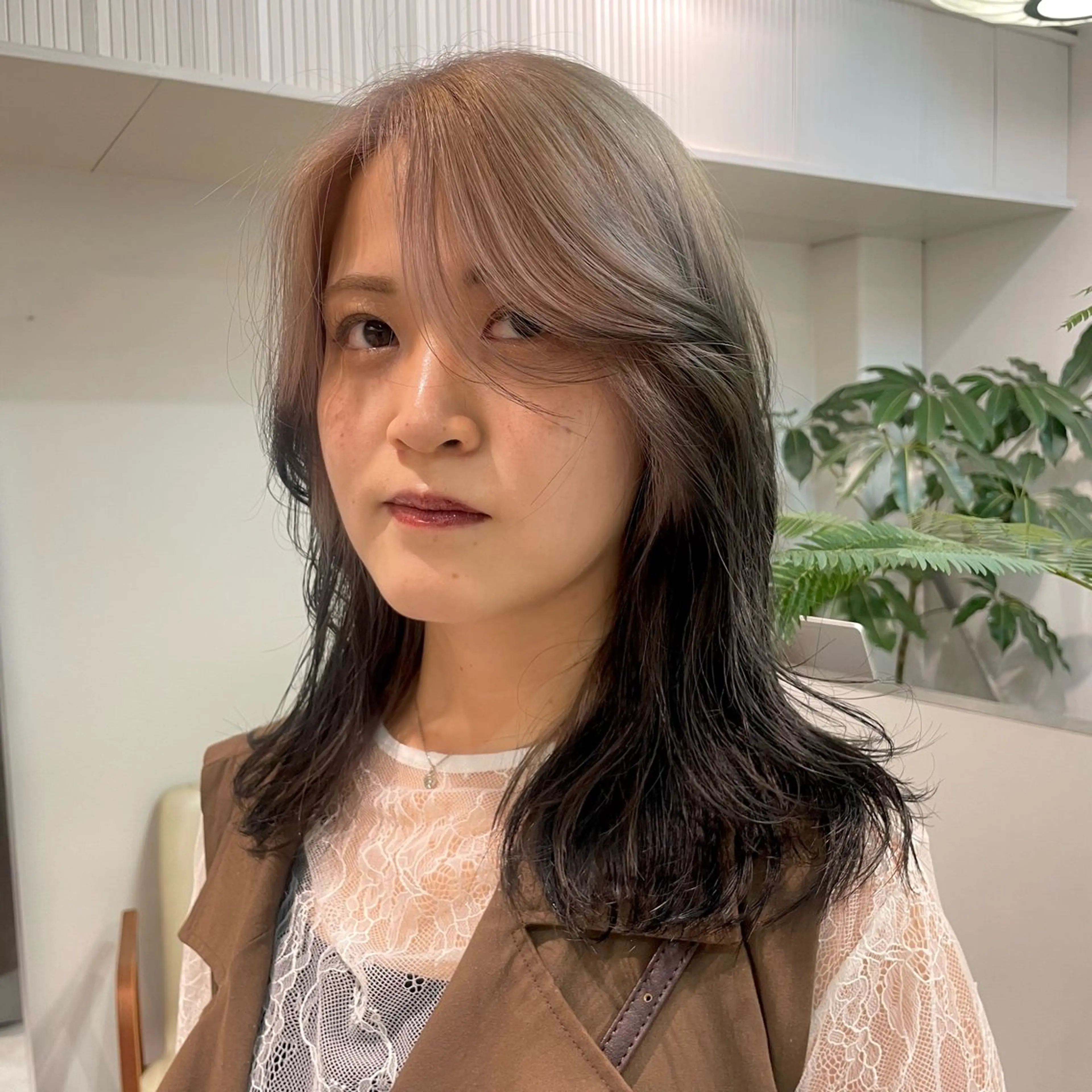 セミロング ヘアカラー トリートメント 🪅ブリーチカラー 🪅琉羽Ruuのヘアスタイル