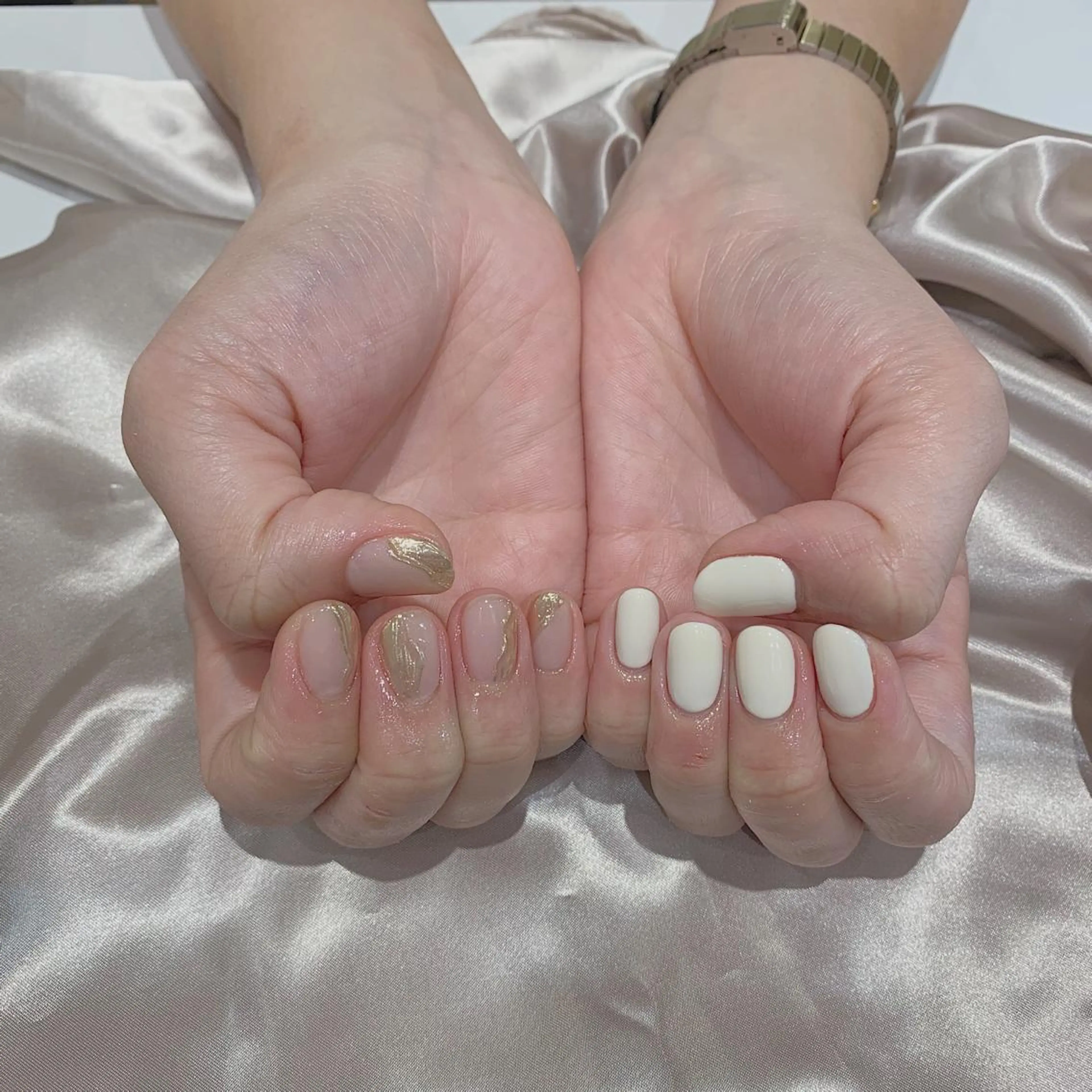 ネイル アートネイル ハンドネイル 𝘙𝘪𝘰𝘯𝘢 ...🕯🤍のネイルデザイン