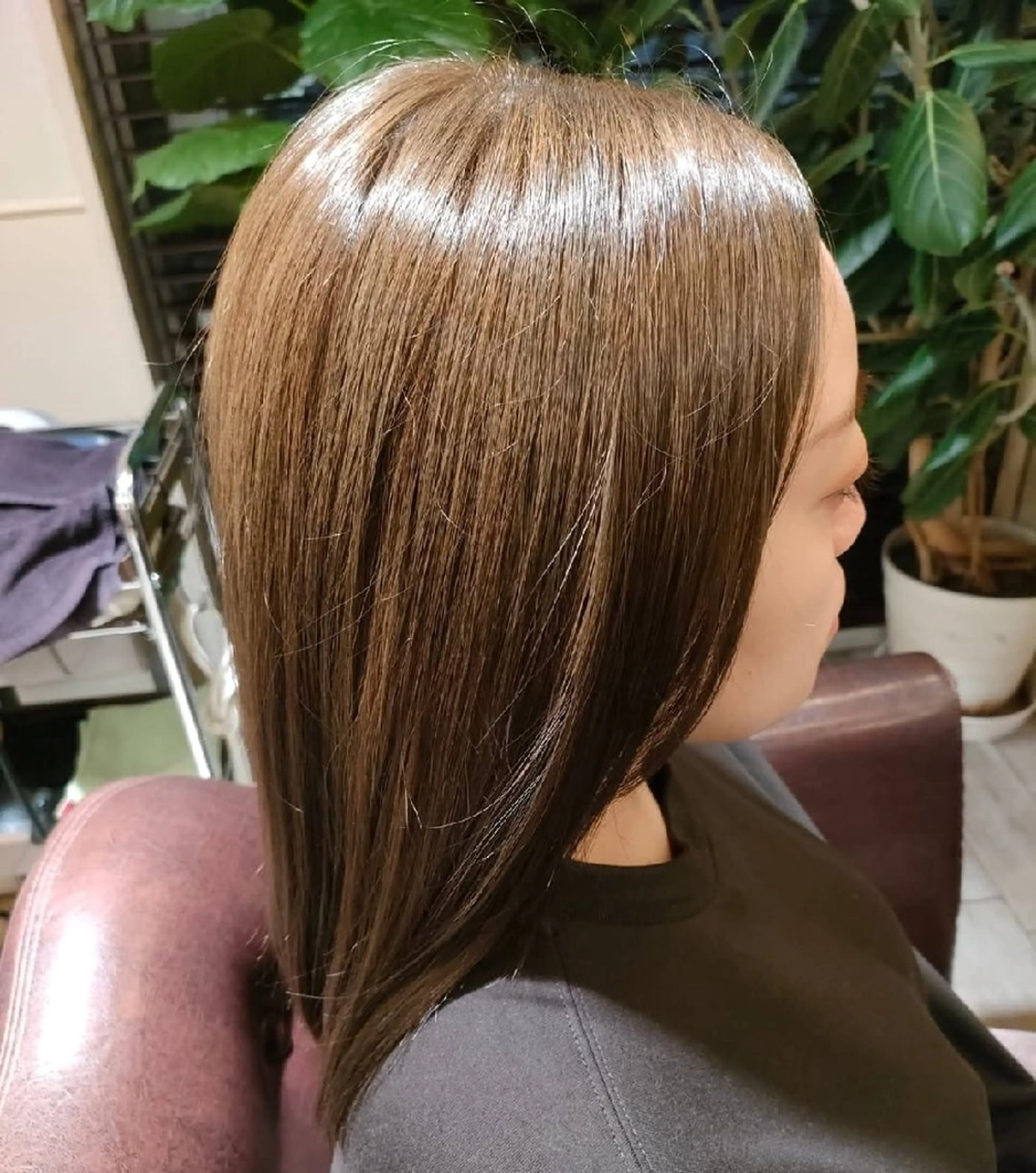 セミロング カラー ベージュカラー オリーブベージュ リアナ ヘアーアトリエ 涼泉のヘアスタイル