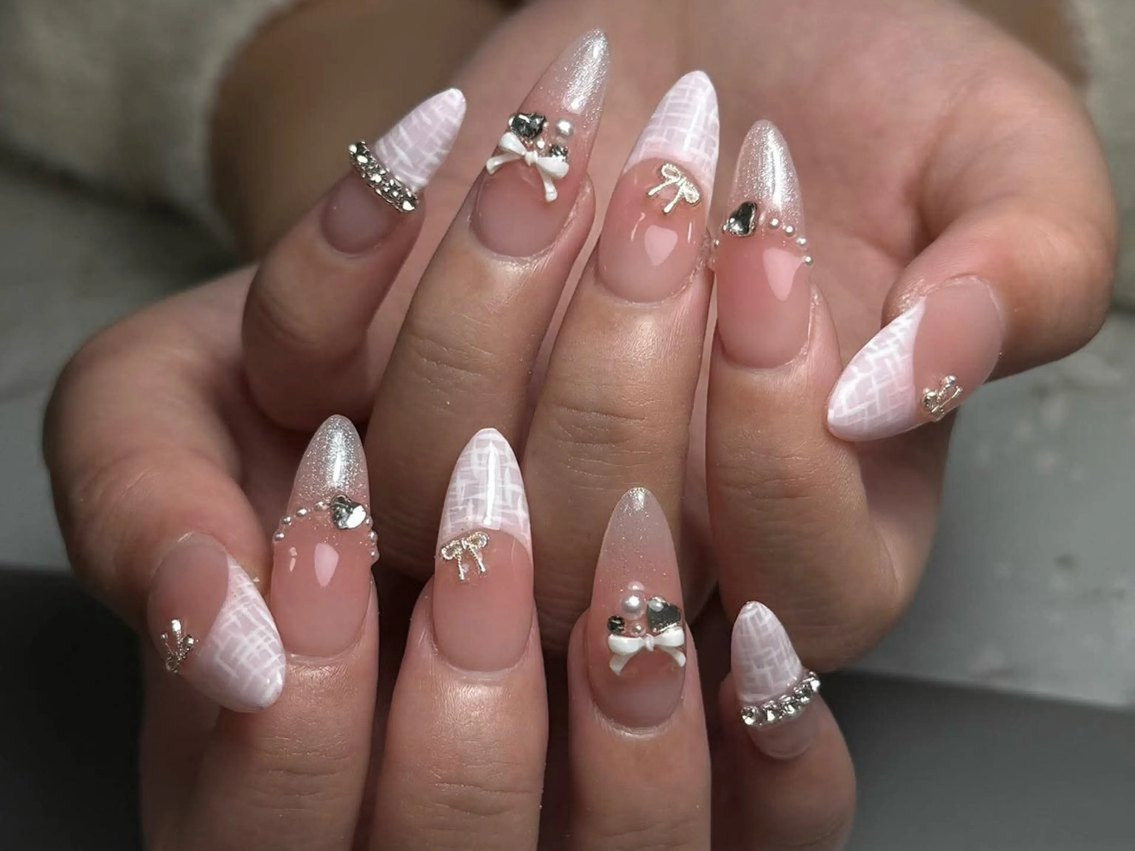 ネイル アートネイル フレンチネイル ジェルネイル グラデーション 韓国ネイル ハンドネイル 💕鈴木ユリ パラジェル/オフ無料のネイルデザイン