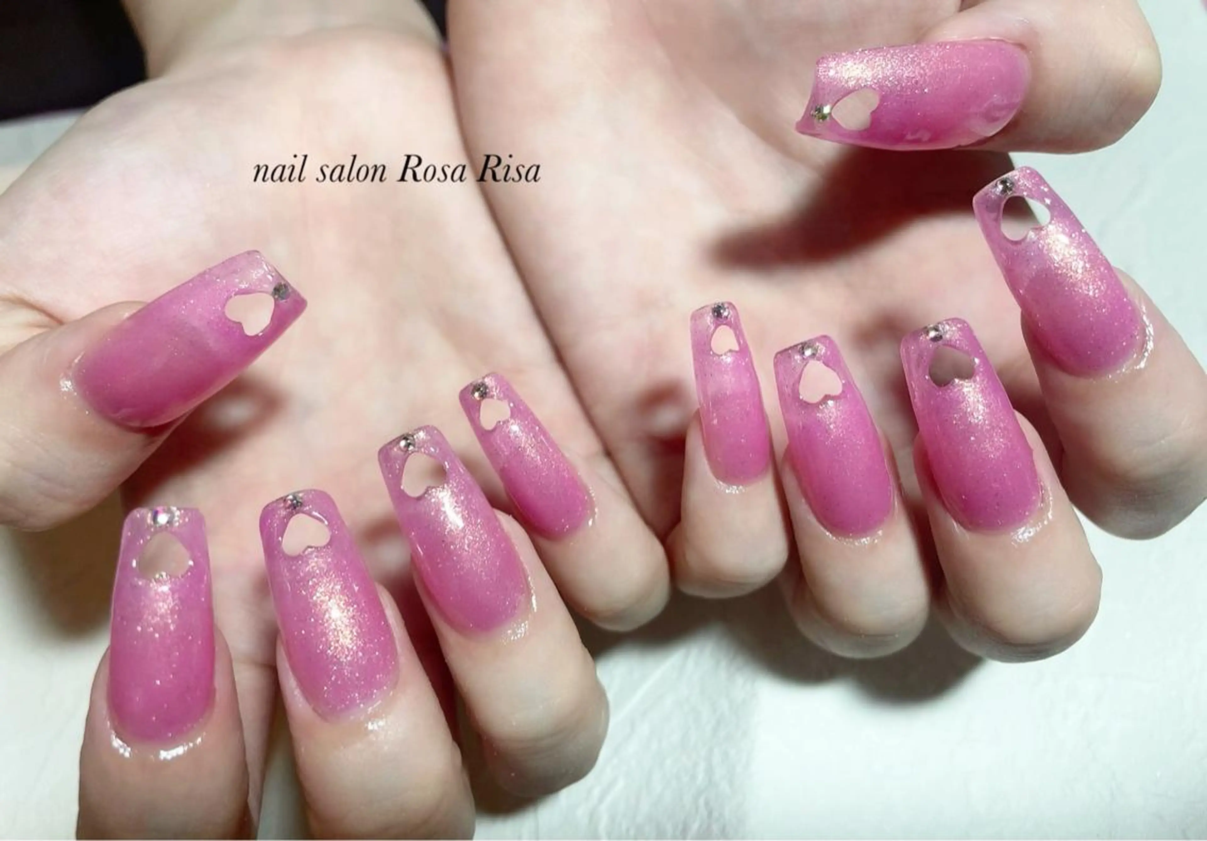 ロング ネイル ピンク ネイルスタジオ シェイクユアハンズのネイルデザイン