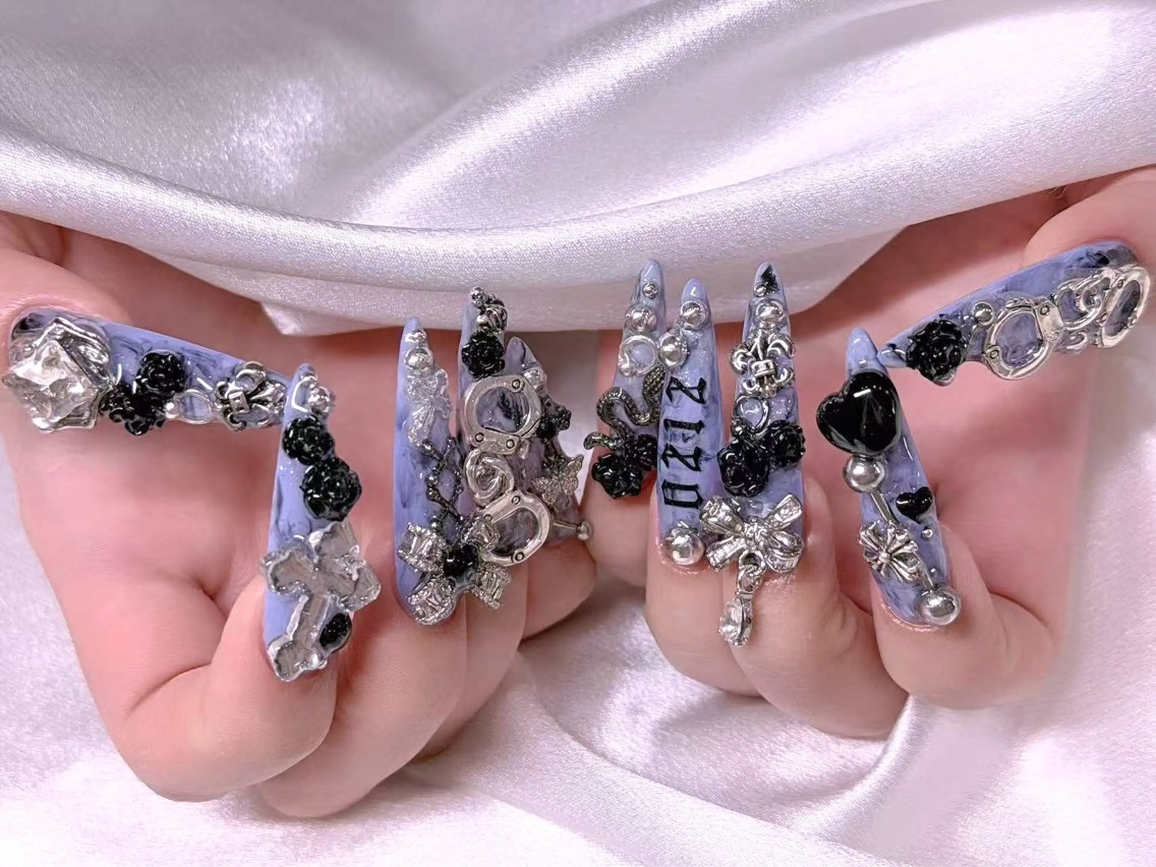 ネイル ロングネイル ネイルチップ ハンドネイル リン リンのネイルデザイン