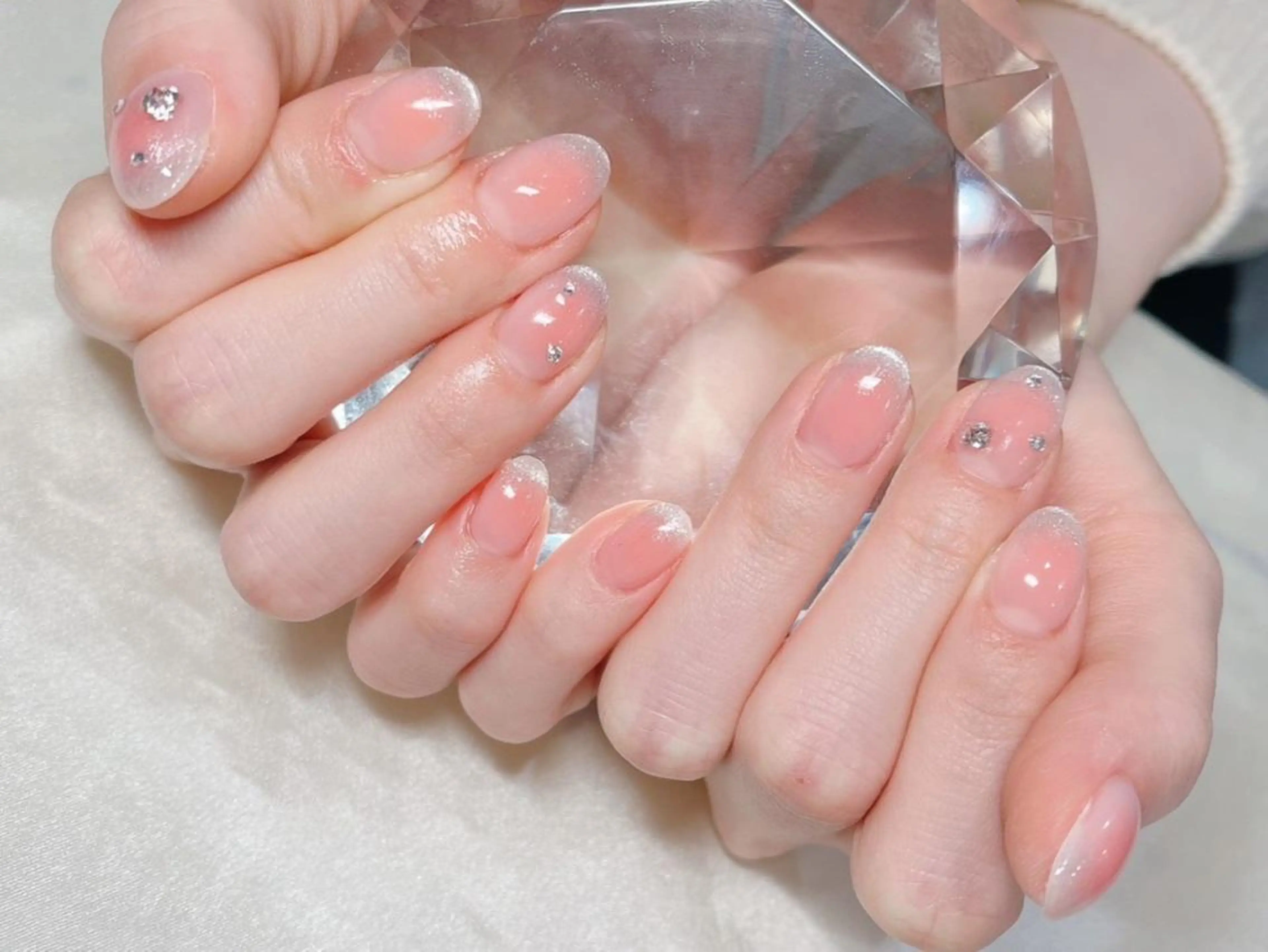 ネイル マツエク・マツパ アイブロウ 韓国風マツエク パリジェンヌラッシュリフト まつげパーマ ワンホンマツエク 長さ出し ハンドネイル Nail&eye Belire 新宿のネイルデザイン