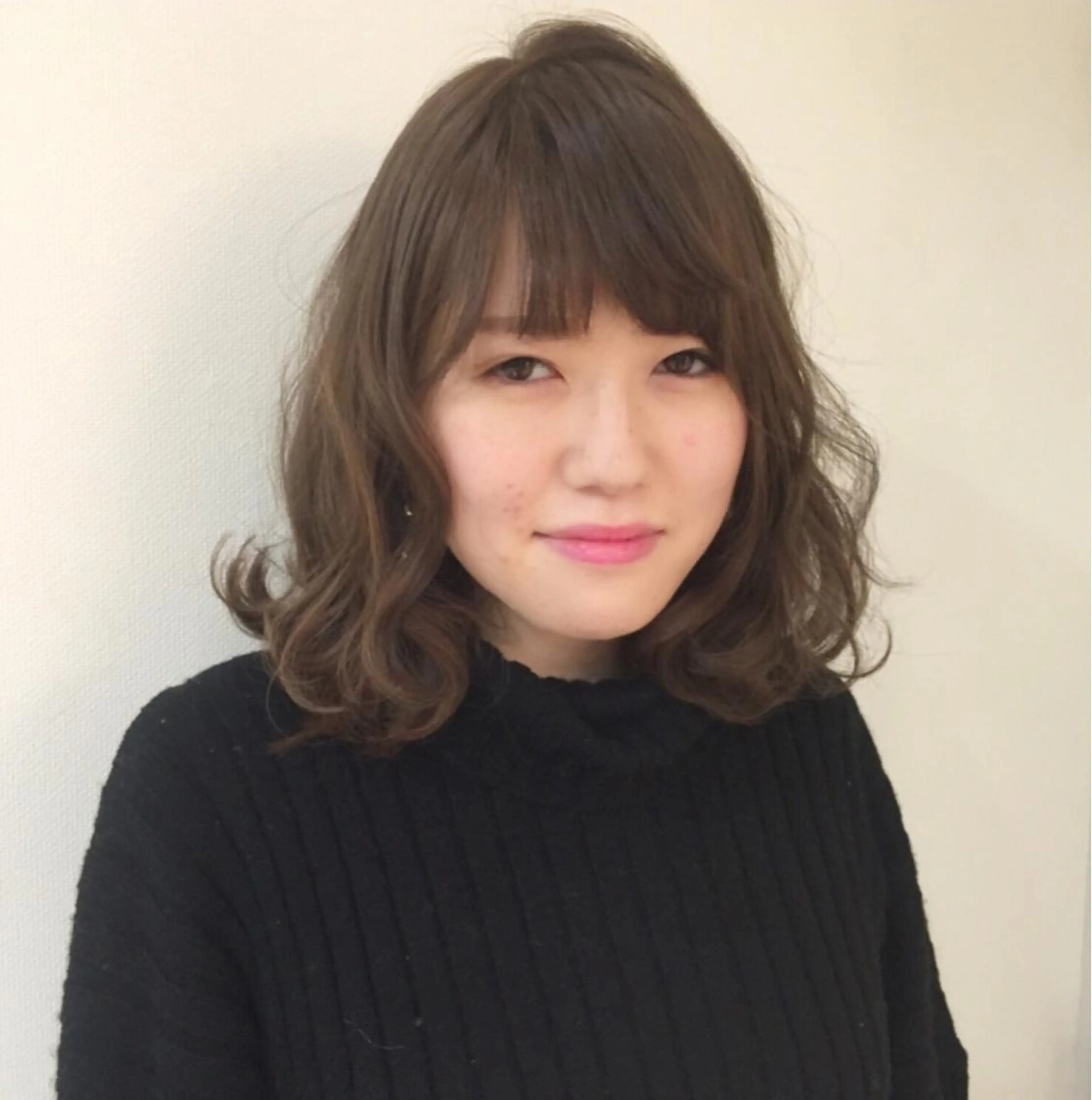 ミディアム カラー 稲田 結衣夏のヘアスタイル