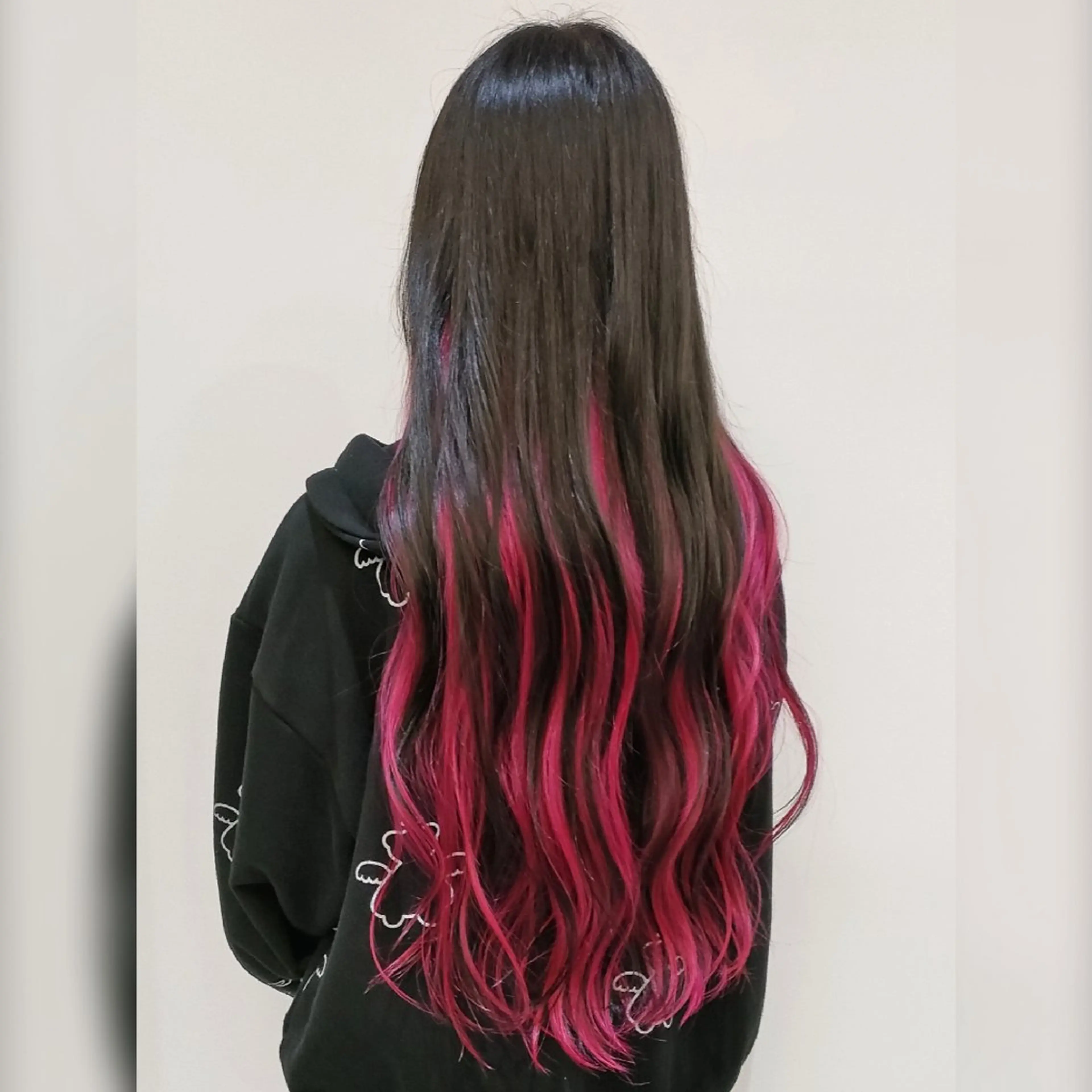 ロング カラー 黒髪 ピンクカラー AyaLA organic＆spa 東船橋店所属・💜Ayala 🌈SHIHO💜のヘアスタイル