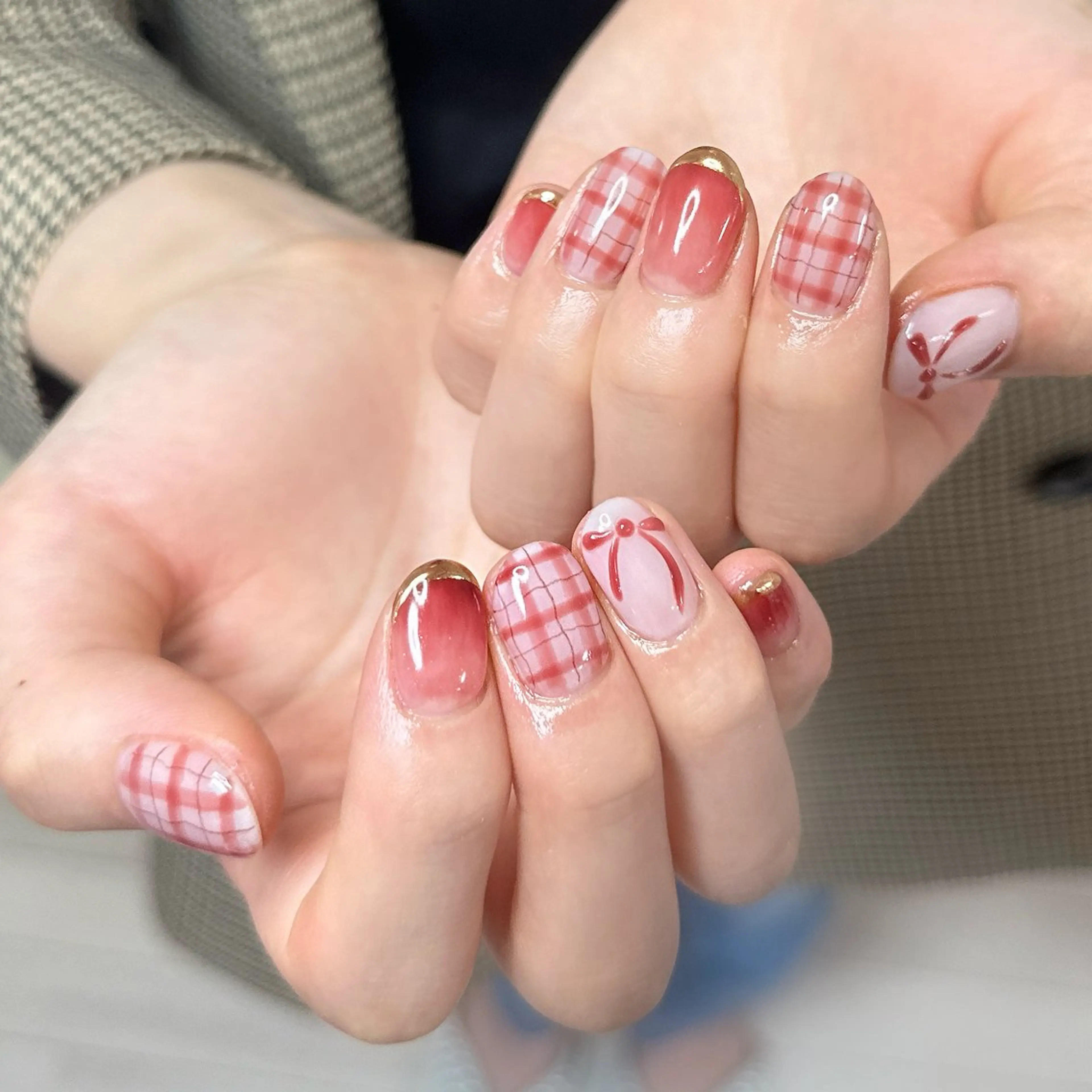 ネイル アートネイル オーロラネイル チークネイル フレンチネイル ガラスフレンチ 🎀YooLi Nail salonのネイルデザイン