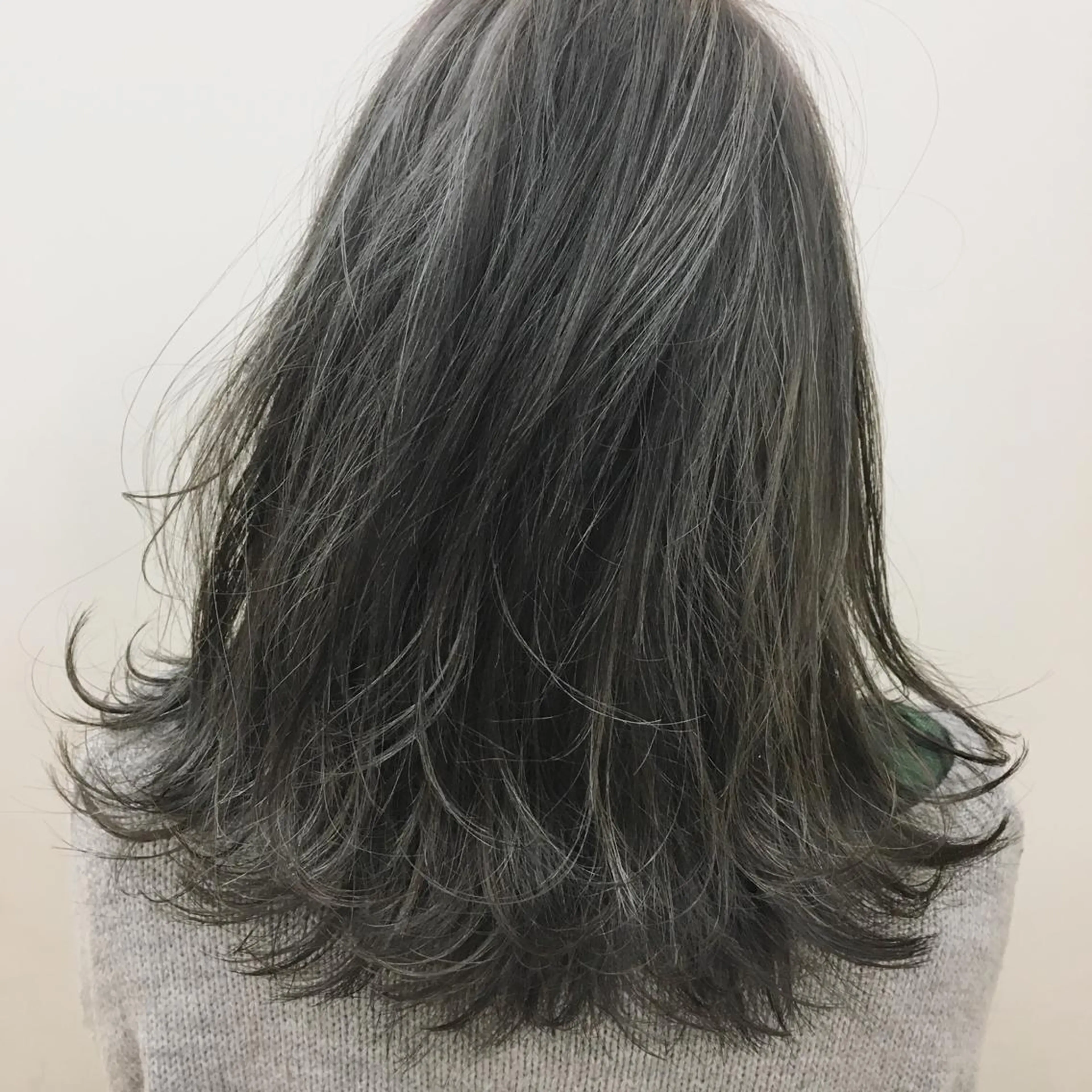 ミディアム ケリーズグリーン所属・艶髪 森田/嵩士のヘアスタイル