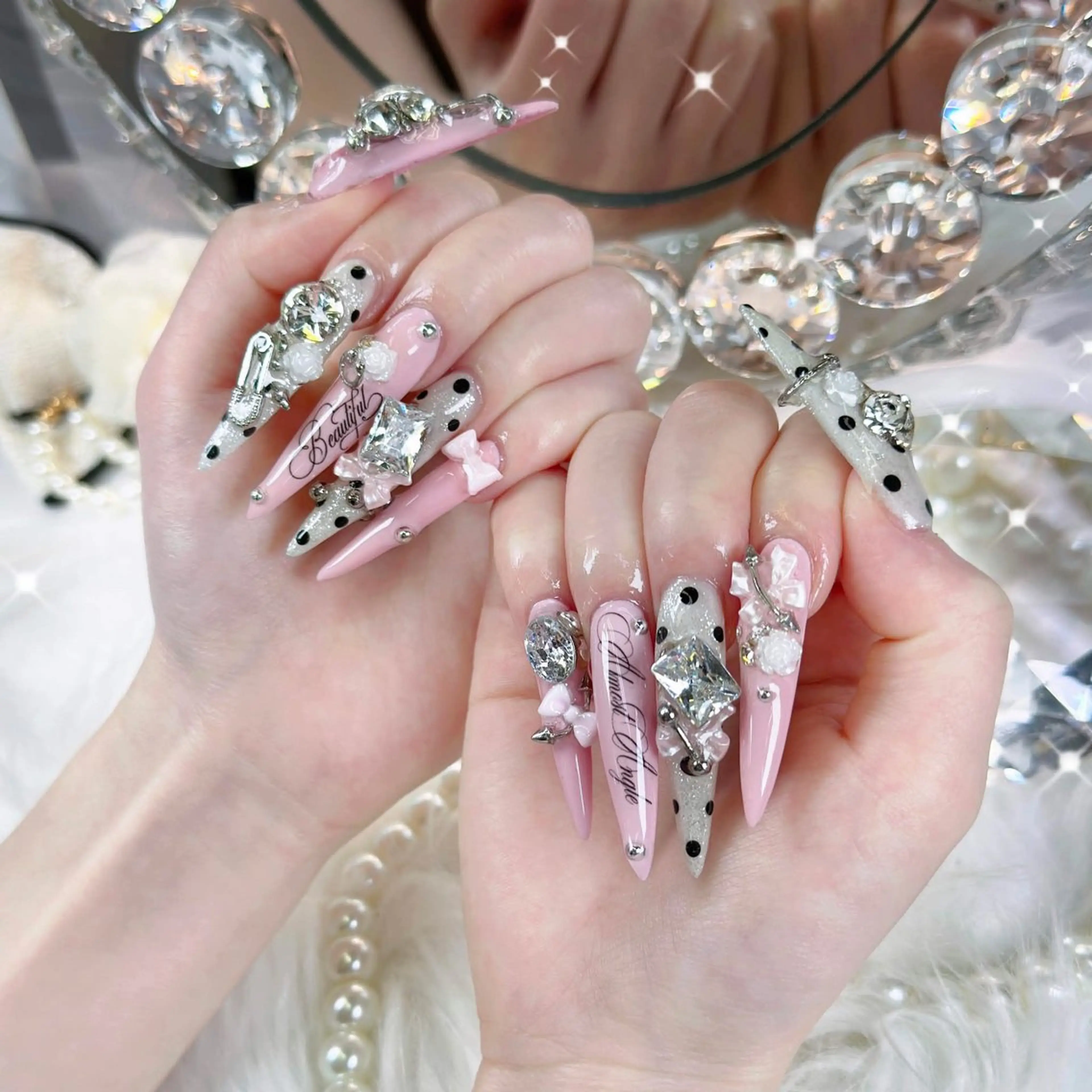 ネイル オーロラネイル チークネイル フラッシュネイル フレンチネイル ジェルネイル ハンドネイル ハンドケア Nova Nail Nambaのネイルデザイン