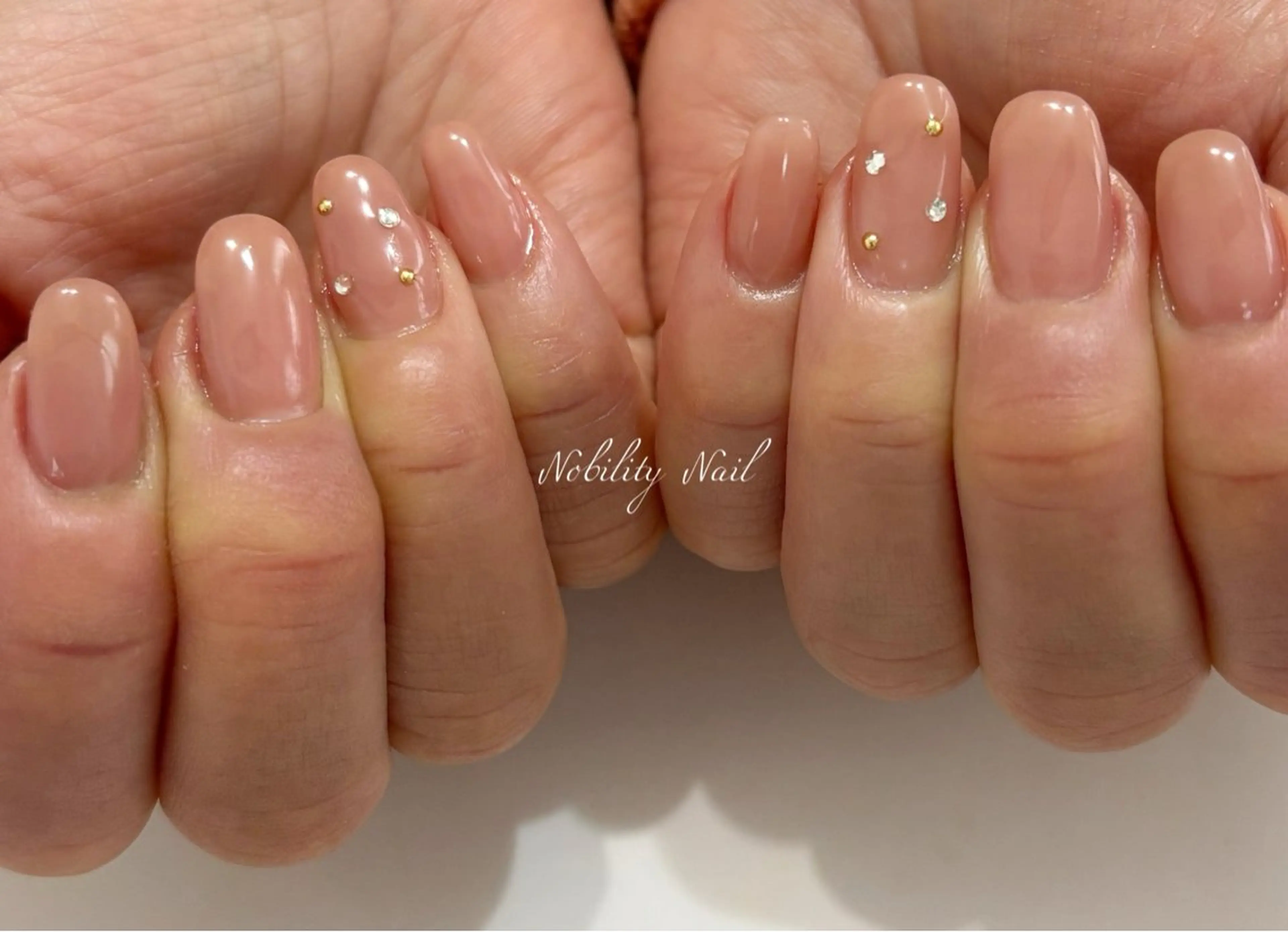 ネイル オフィスネイル シンプルネイル ストーンネイル ネイルサロンNobilityNail所属・風口 麻由子のネイルデザイン