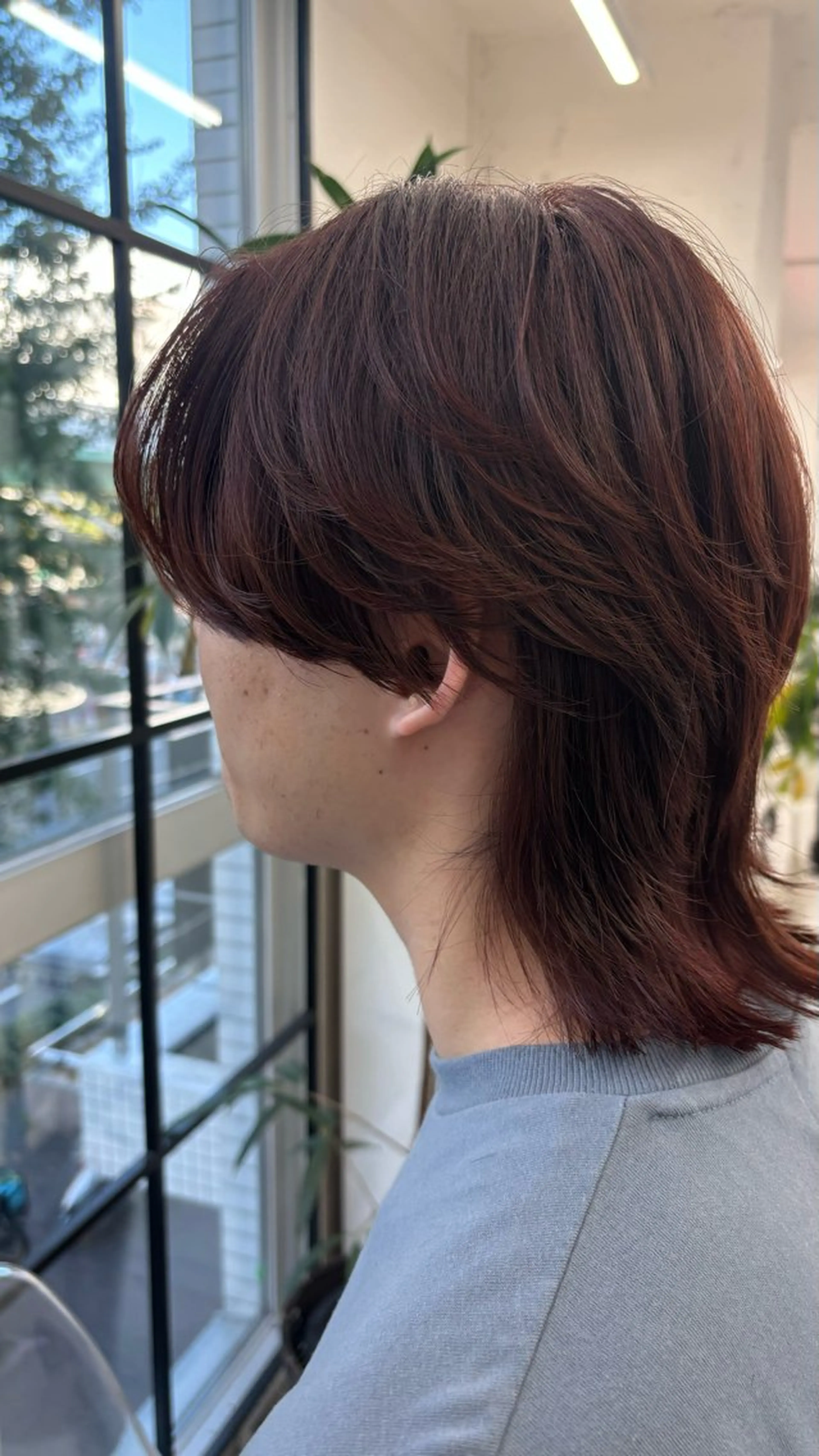 ミディアム カラー メンズ センターパート メンズウルフカット ウルフカット ヘアカラー トリートメント 🐶ひかる🐶 JILLSTUDIOのヘアスタイル