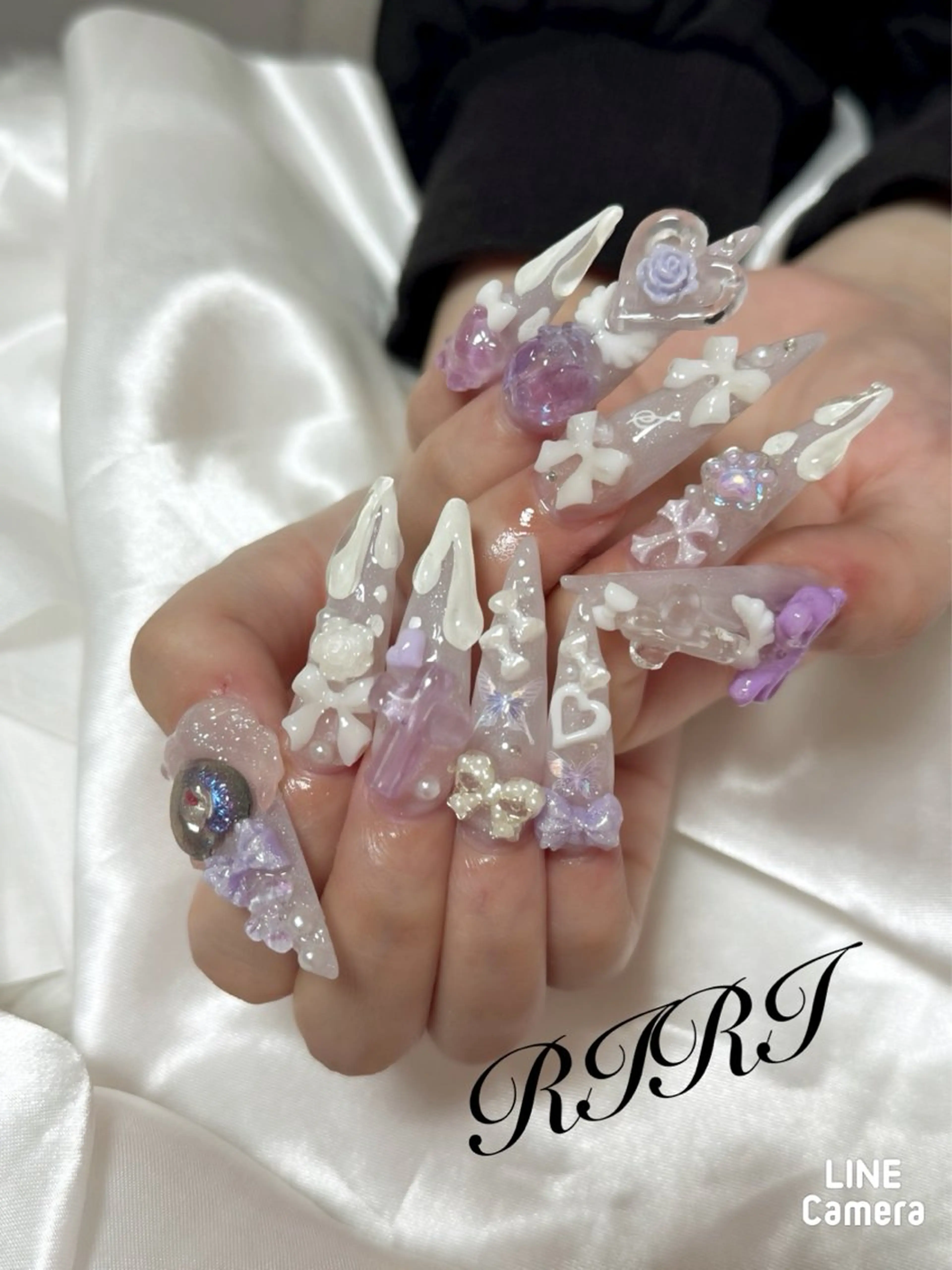 ネイル フレンチネイル ジェルネイル ハート ロングネイル リボン ハンドネイル riri オーナーのネイルデザイン