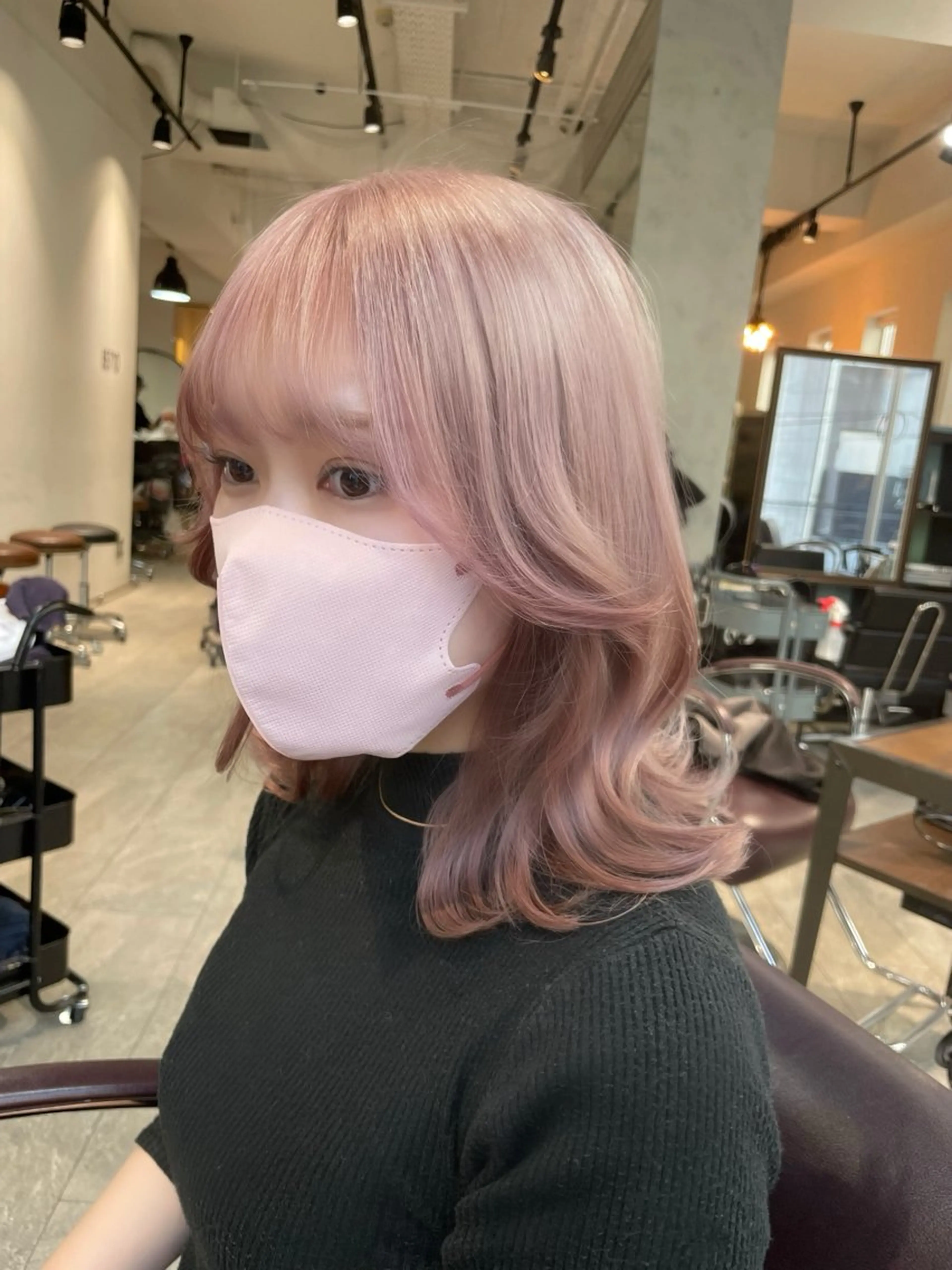 セミロング カラー ヘアアレンジ 🎀ハイトーン・艶 カラー HANA🎀のヘアスタイル