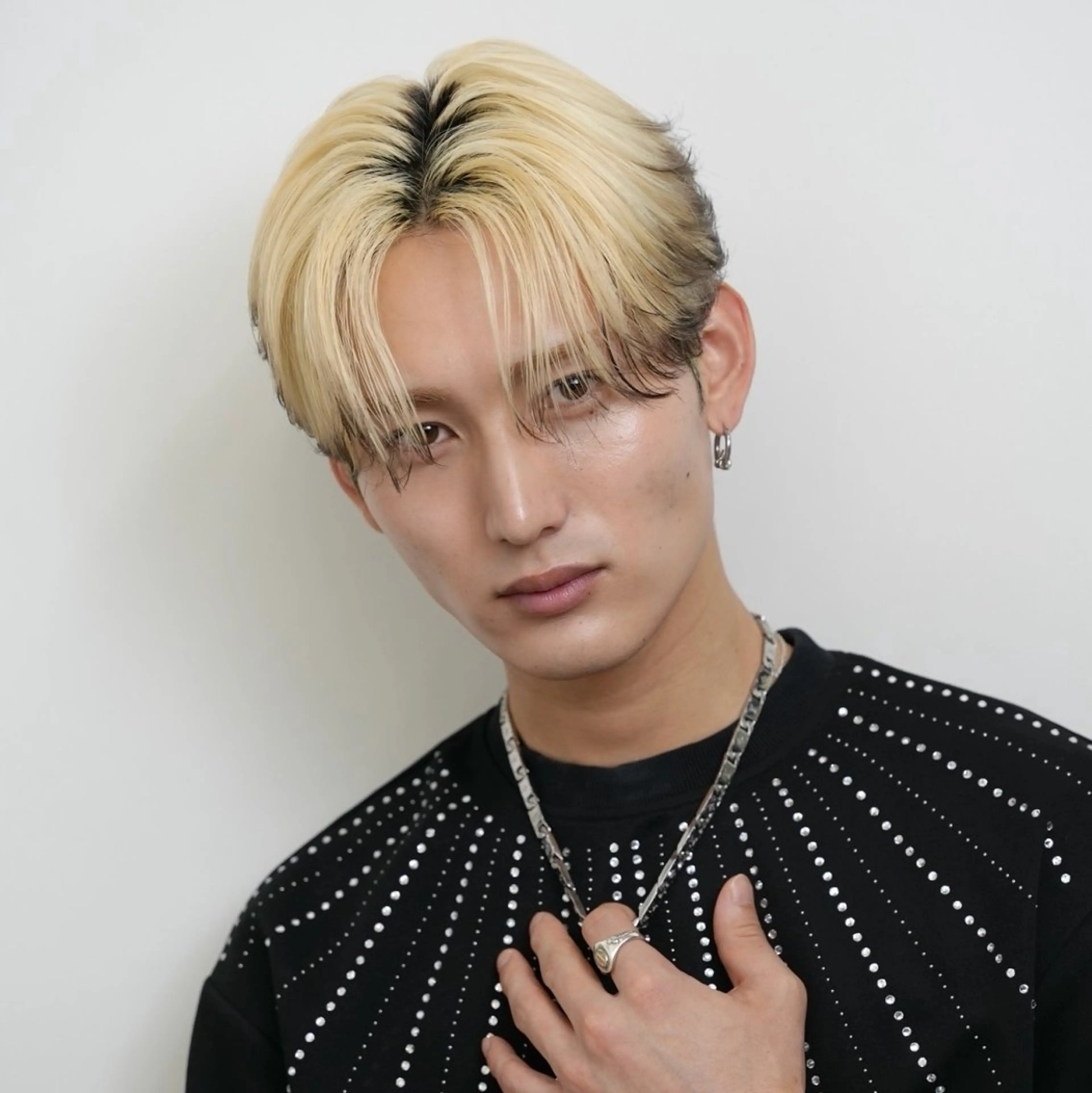 ショート カラー パーマ メンズ カット ヘアカラー トリートメント 🔥メンズ極🔥韓国 シャドウ/波巻き柿崎のヘアスタイル