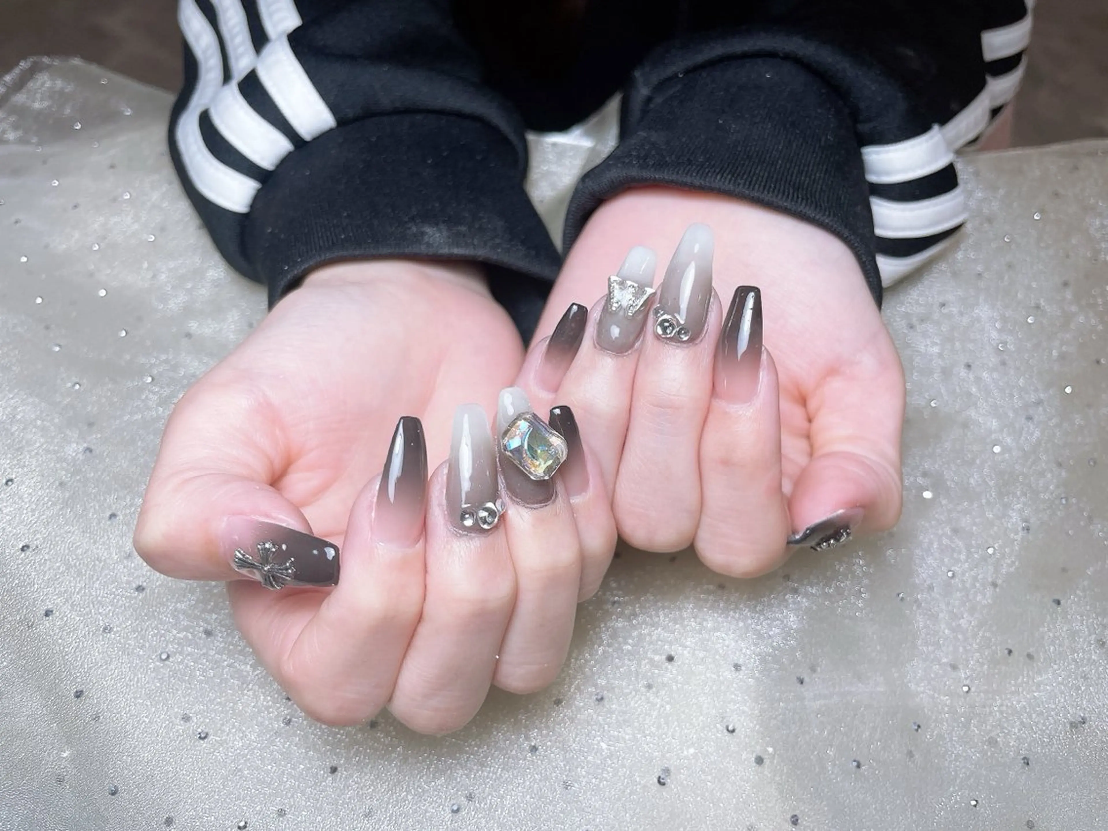 ネイル ハンドネイル ハンドケア モナ& あきのネイルデザイン