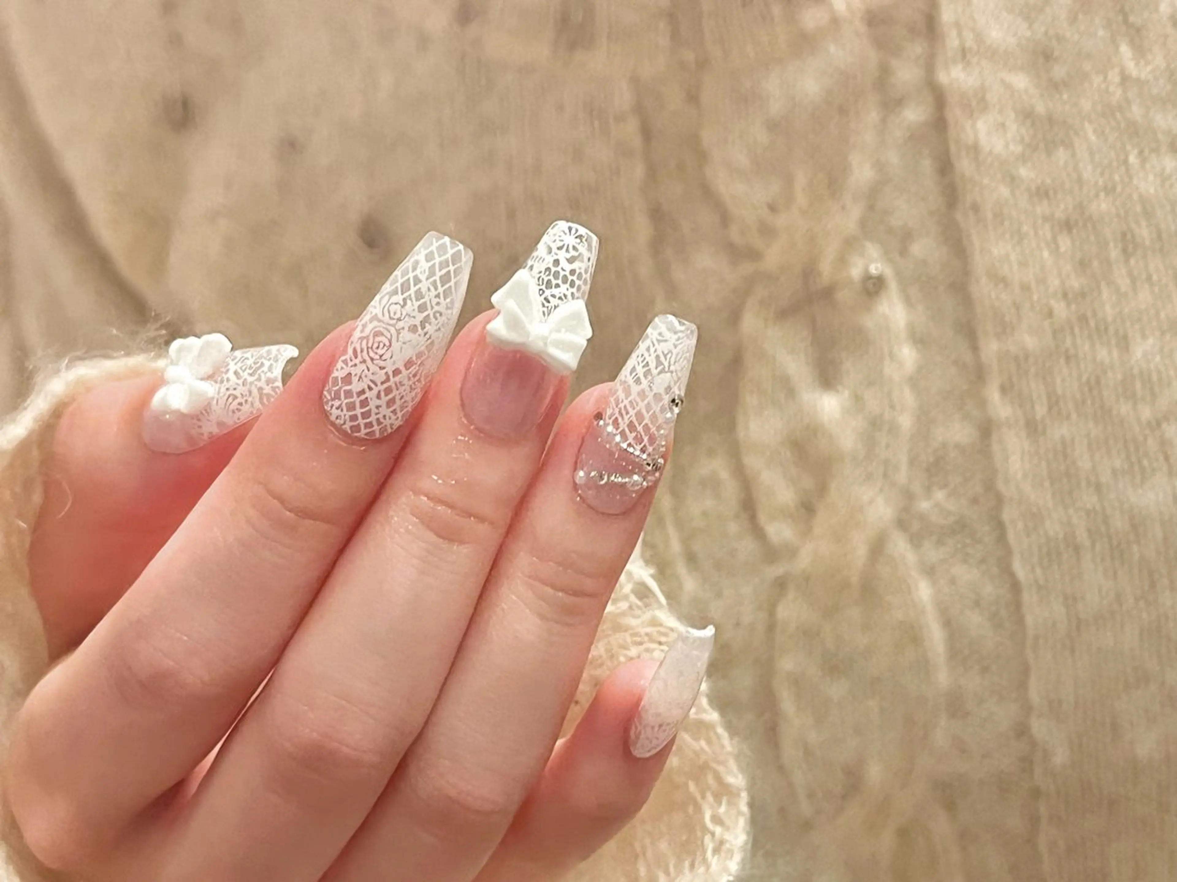 ネイル フレンチネイル ガーリー レース 五十嵐 莉奈のネイルデザイン