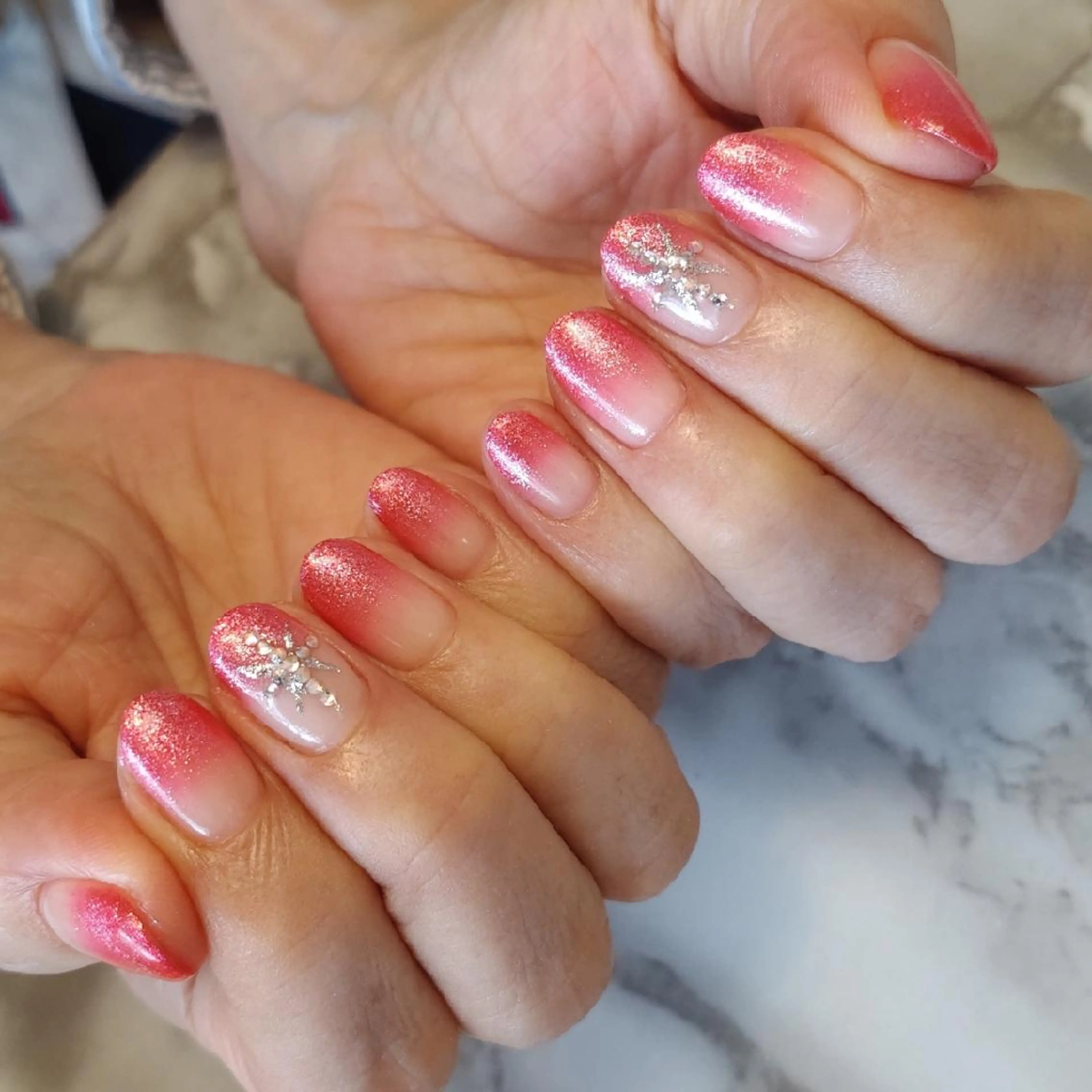 ネイル ジェヌインネイル 河内のネイルデザイン