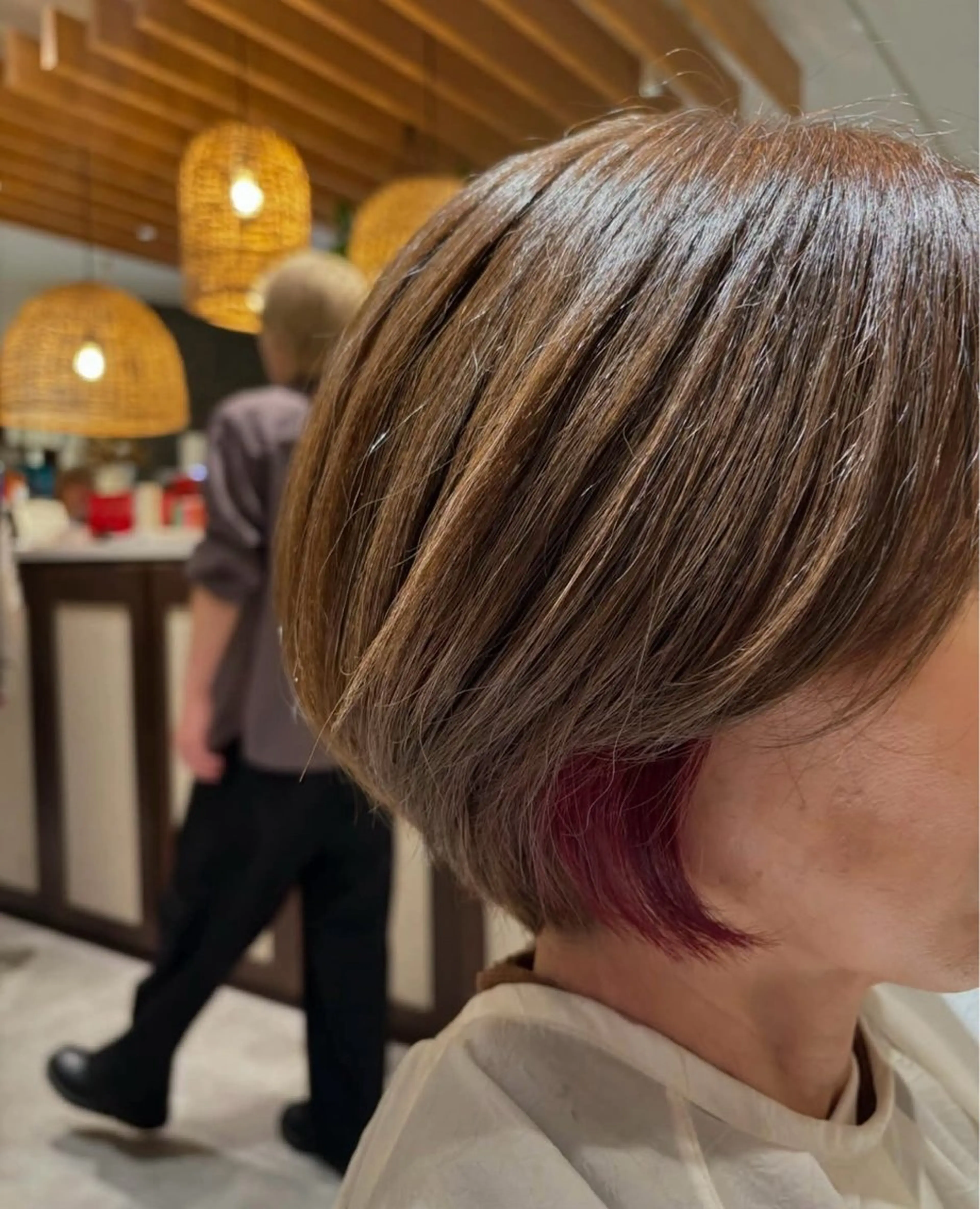 ショート カラー ヘアアレンジ イヤリングカラー グレージュ レッドカラー COSTAEST加藤 まり子🪴のヘアスタイル