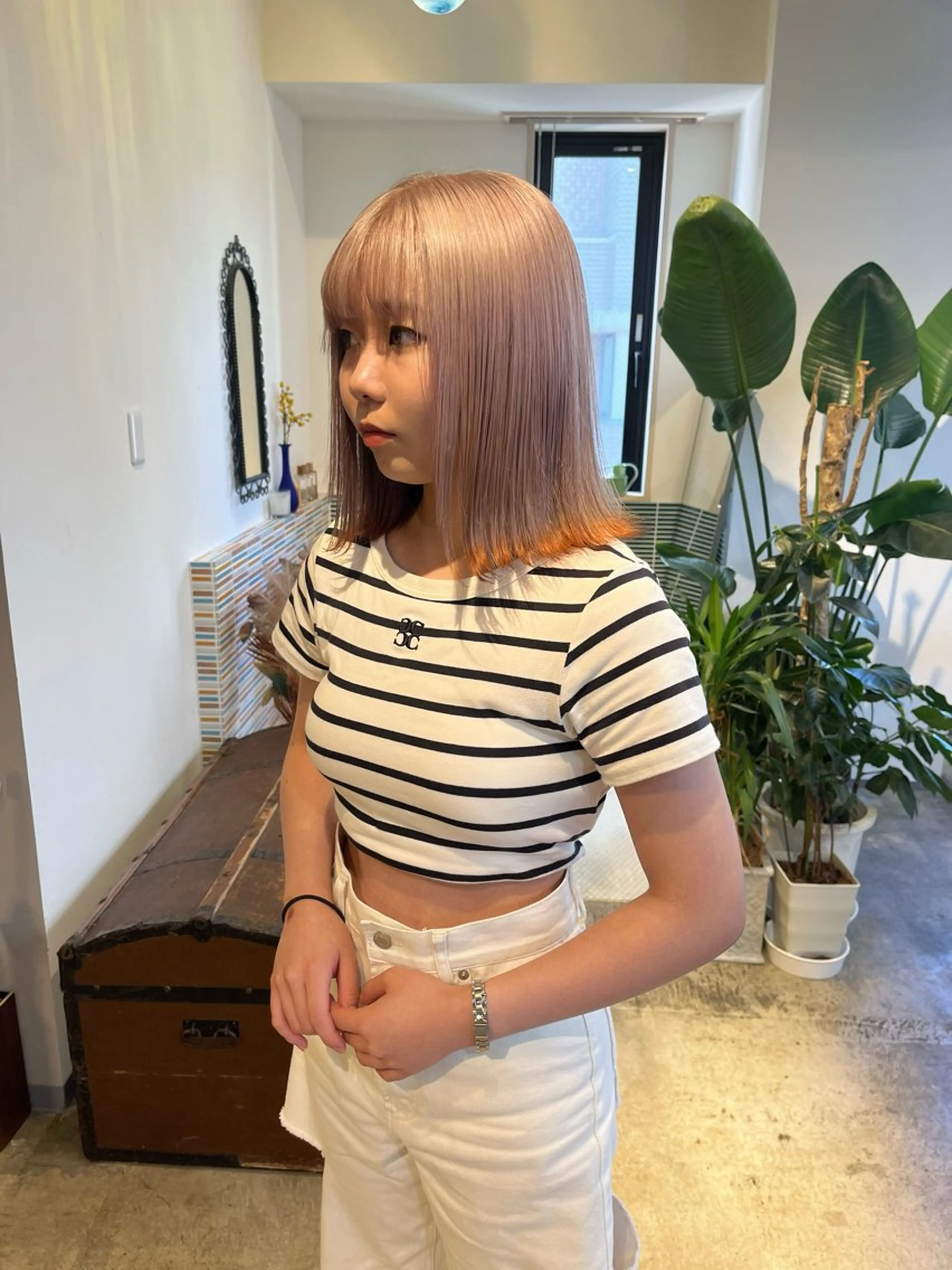 ミディアム カラー ベージュカラー ブリーチ 狐カラー ミルクティーベージュ ヘアカラー トリートメント 🩷ハイトーン透明感 レイヤー🩷ユリカのヘアスタイル