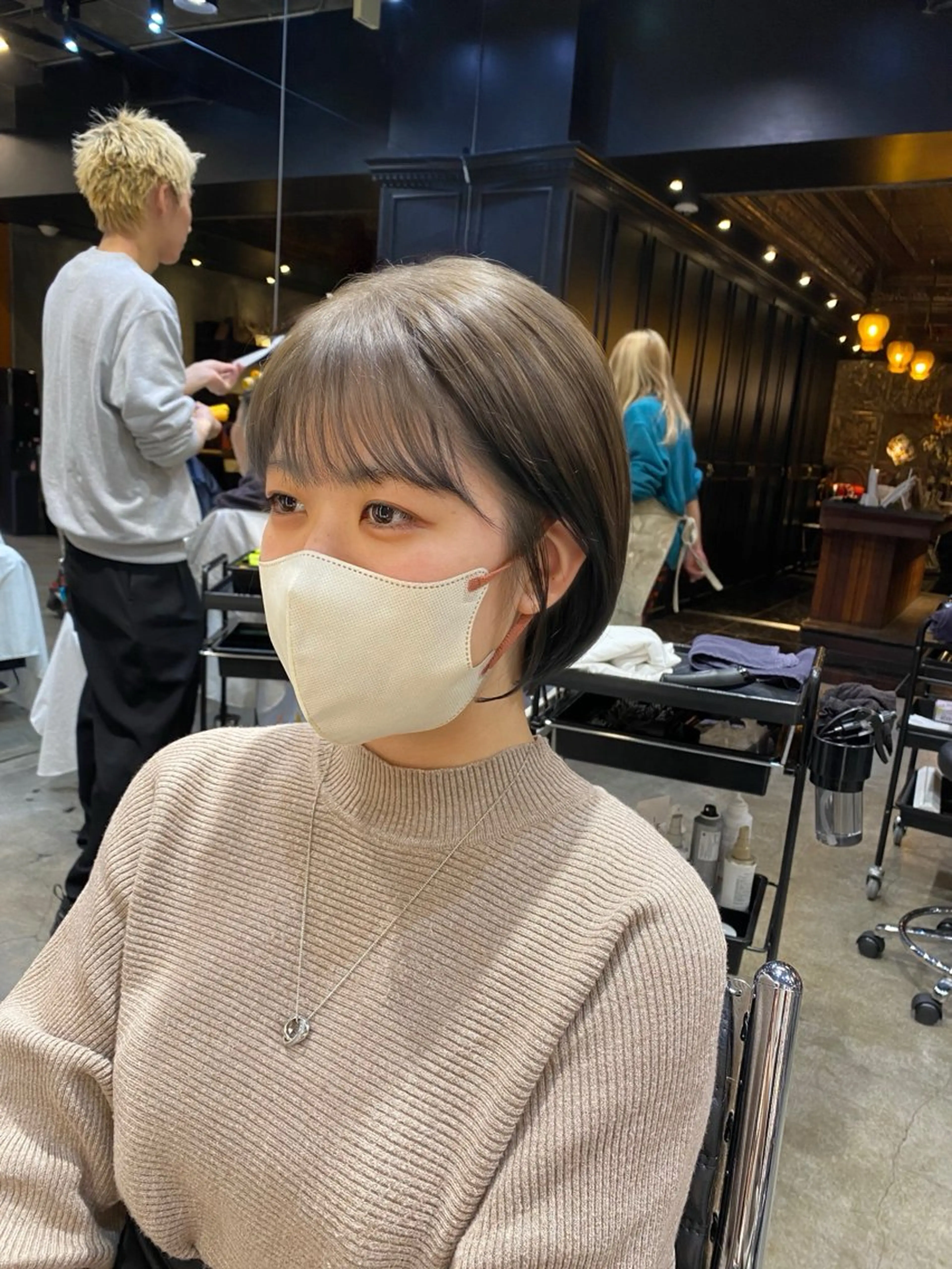 ショート カラー アッシュ アッシュグレー ブリーチ ダブルカラー ブリーチなしカラー カット ヘアカラー 透明感カラー🌿 グレージュ🐺陽介のヘアスタイル