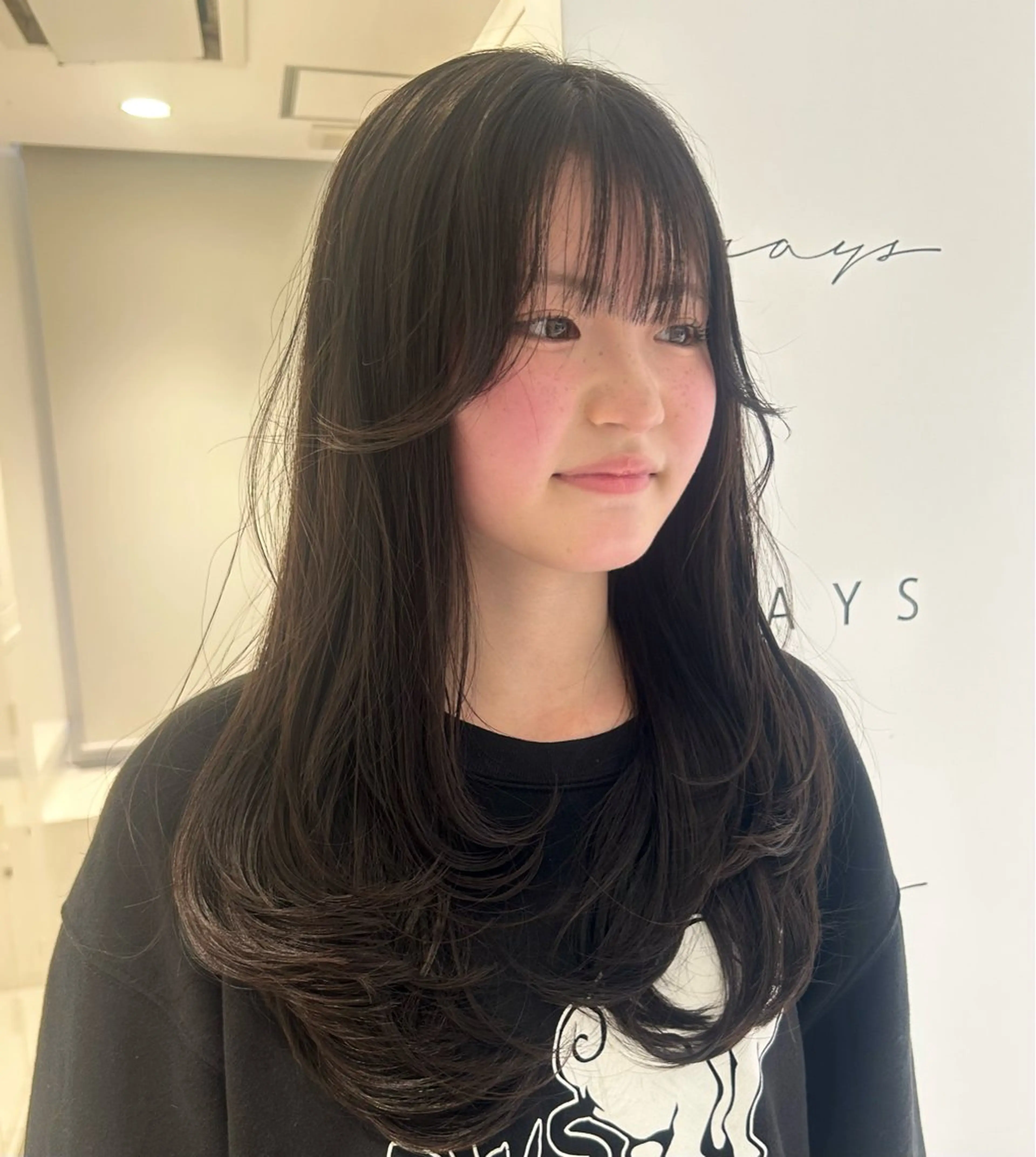 ロング ロングレイヤー レイヤーカット ロング カット 🤍アヤナ / emme🤍のヘアスタイル