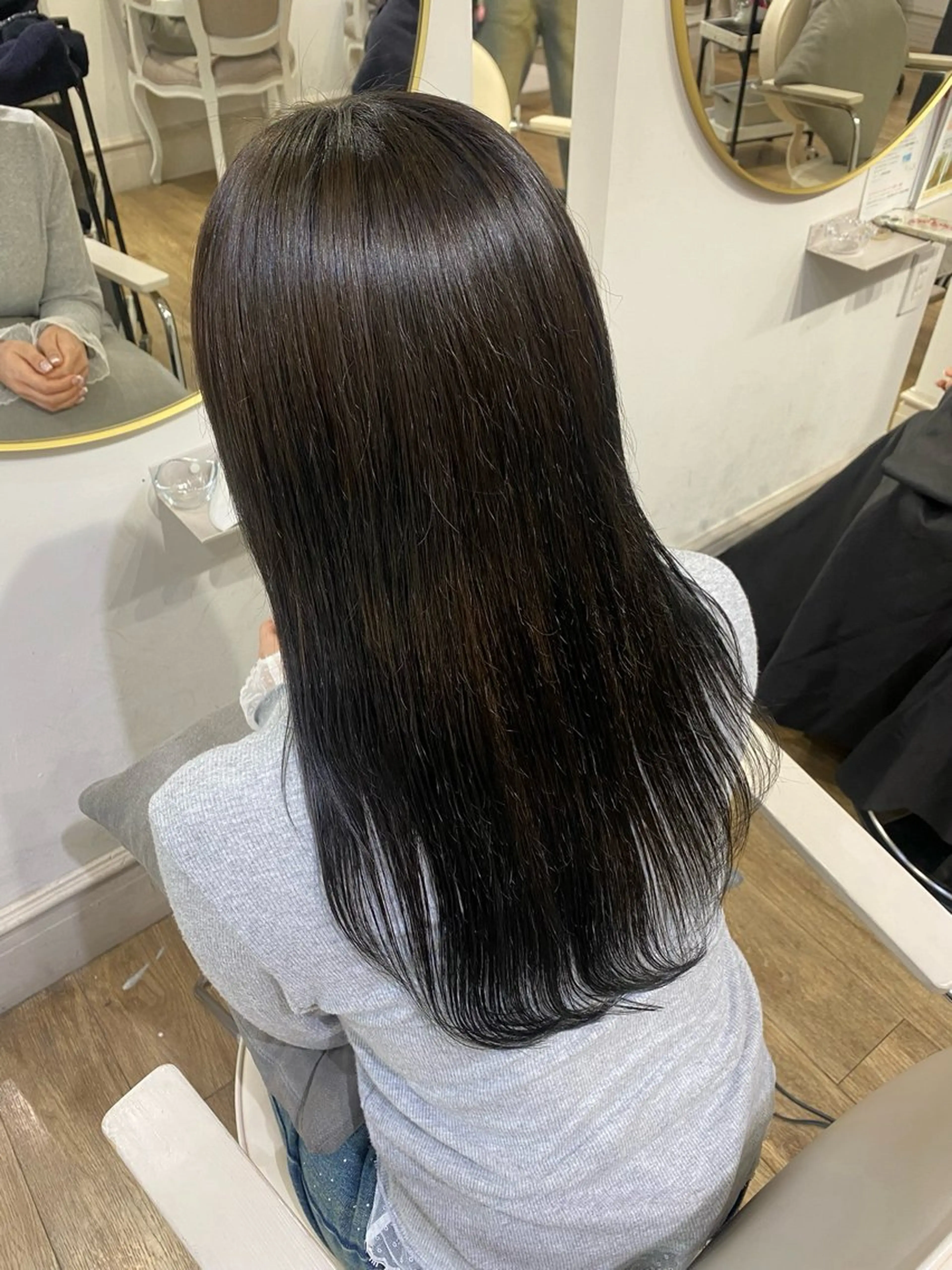 ロング カラー 透明感カラー ヘアカラー トリートメント mio♡ベージュ特化 🎀透明感カラーのヘアスタイル