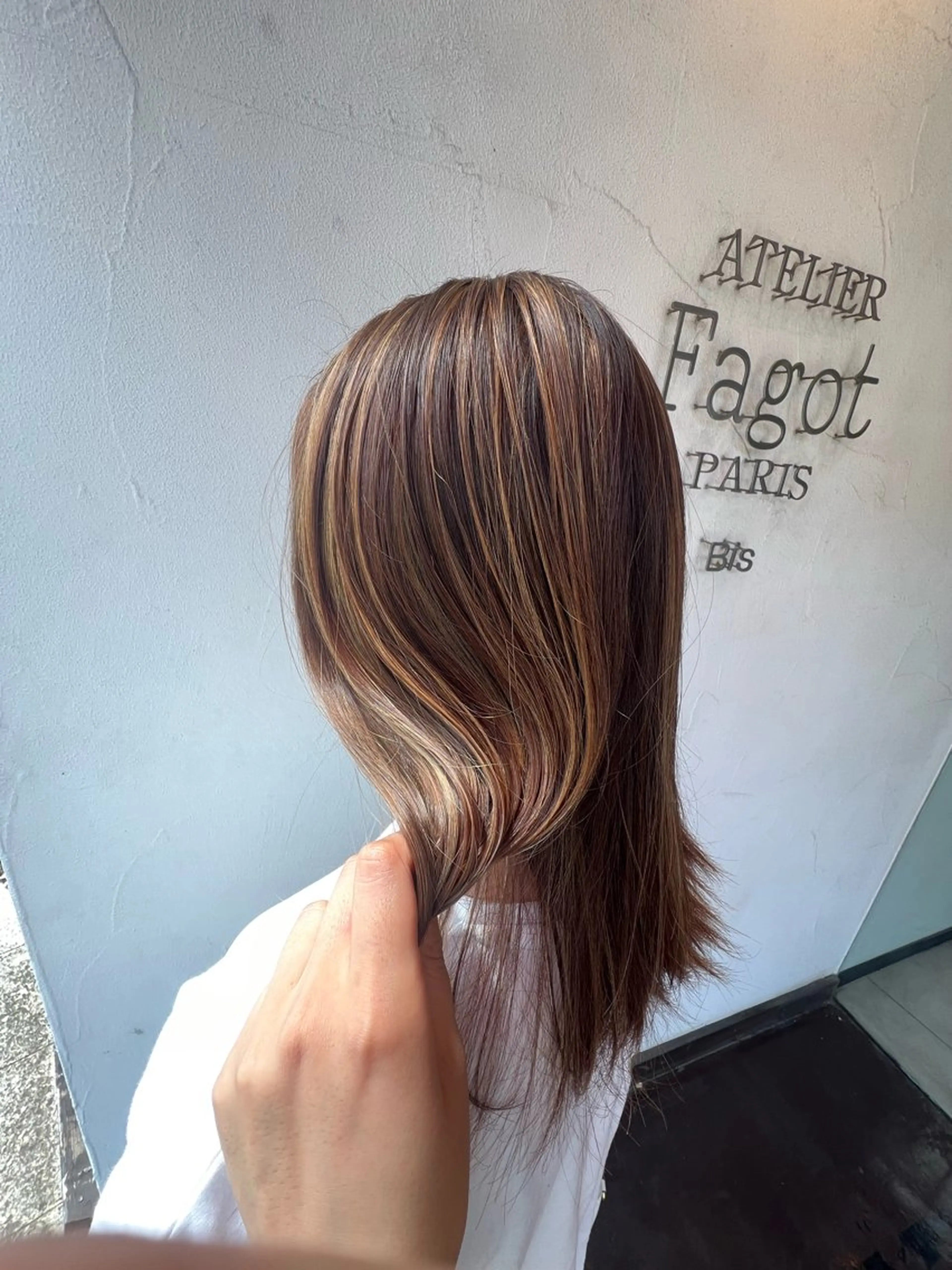 カラー アトリエファゴ Yuineのヘアスタイル