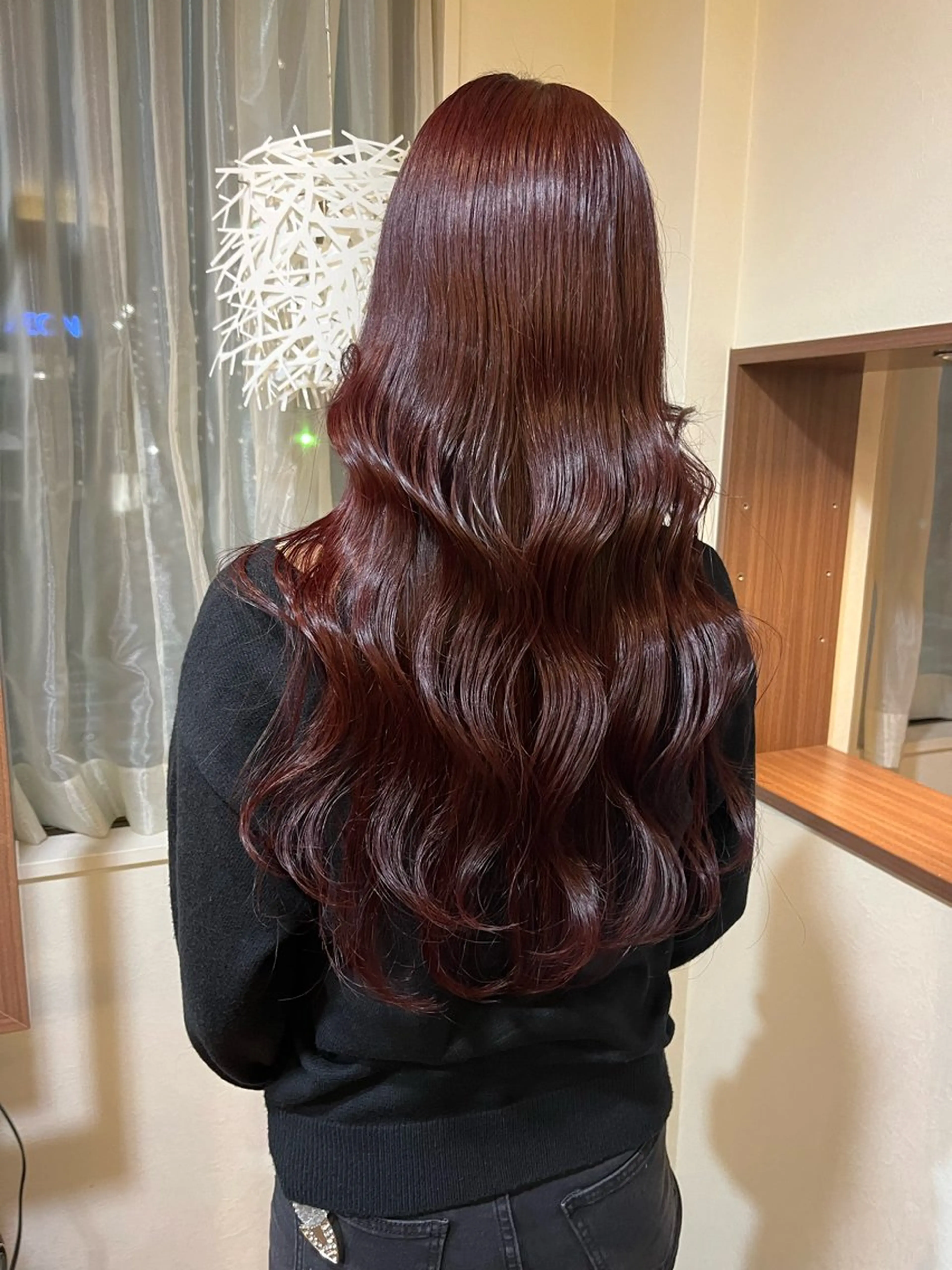 カラー レッドカラー 栗本 栞のヘアスタイル