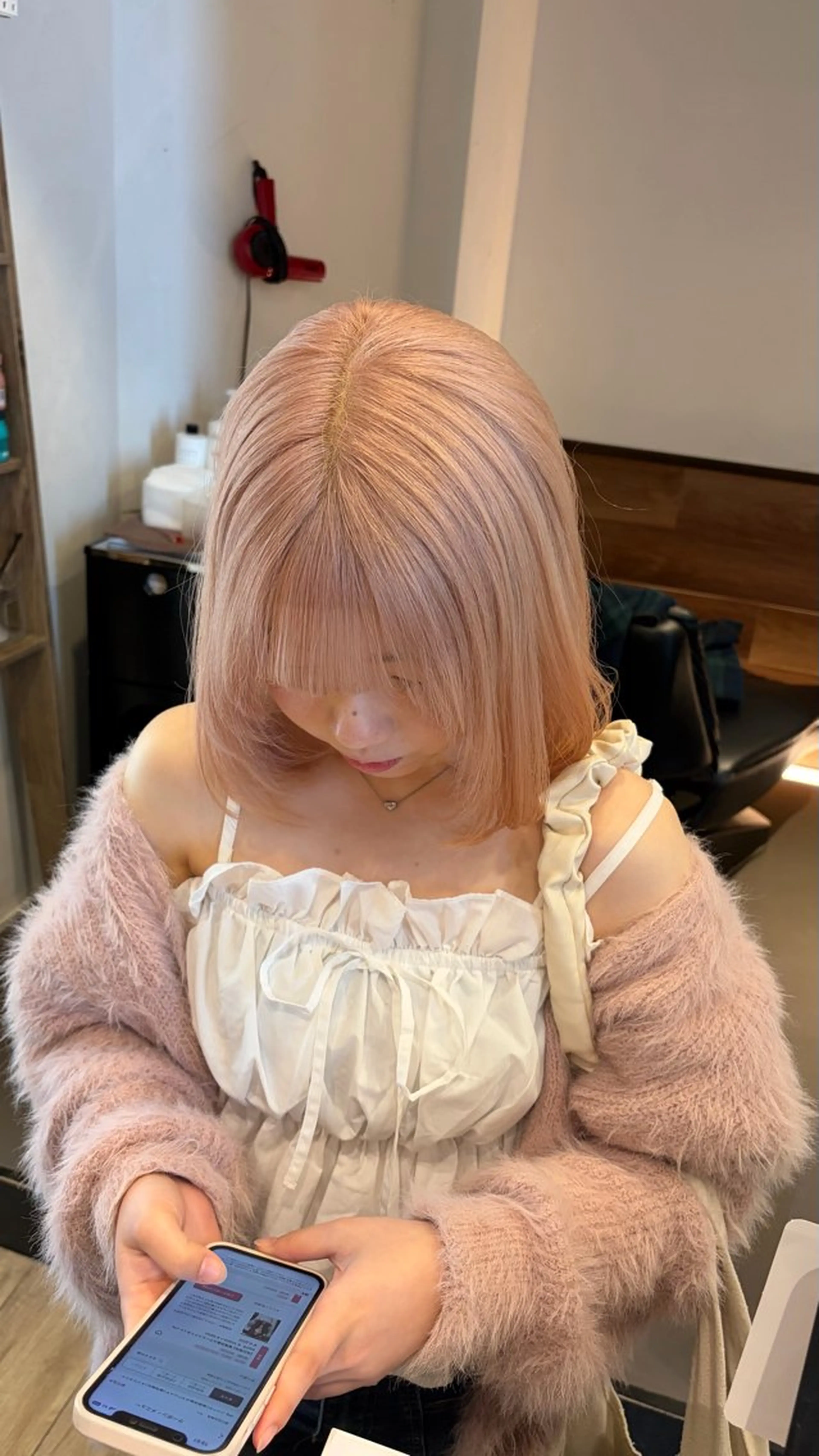 ミディアム カラー カット ヘアカラー トリートメント ブリーチ/髪質改善/ ハイトーン/暖色のヘアスタイル