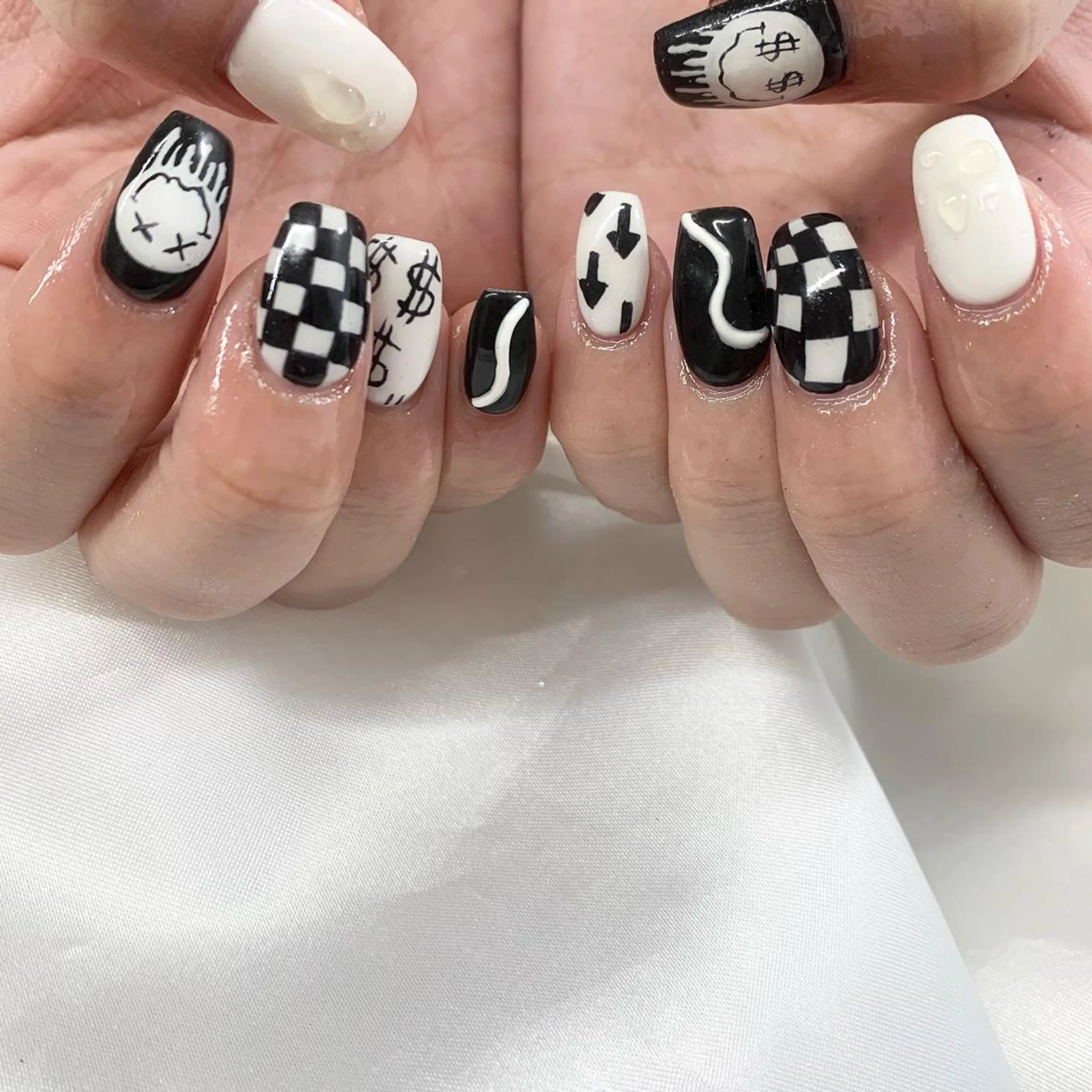 ネイル マツエク・マツパ アイブロウ アートネイル pu muのネイルデザイン