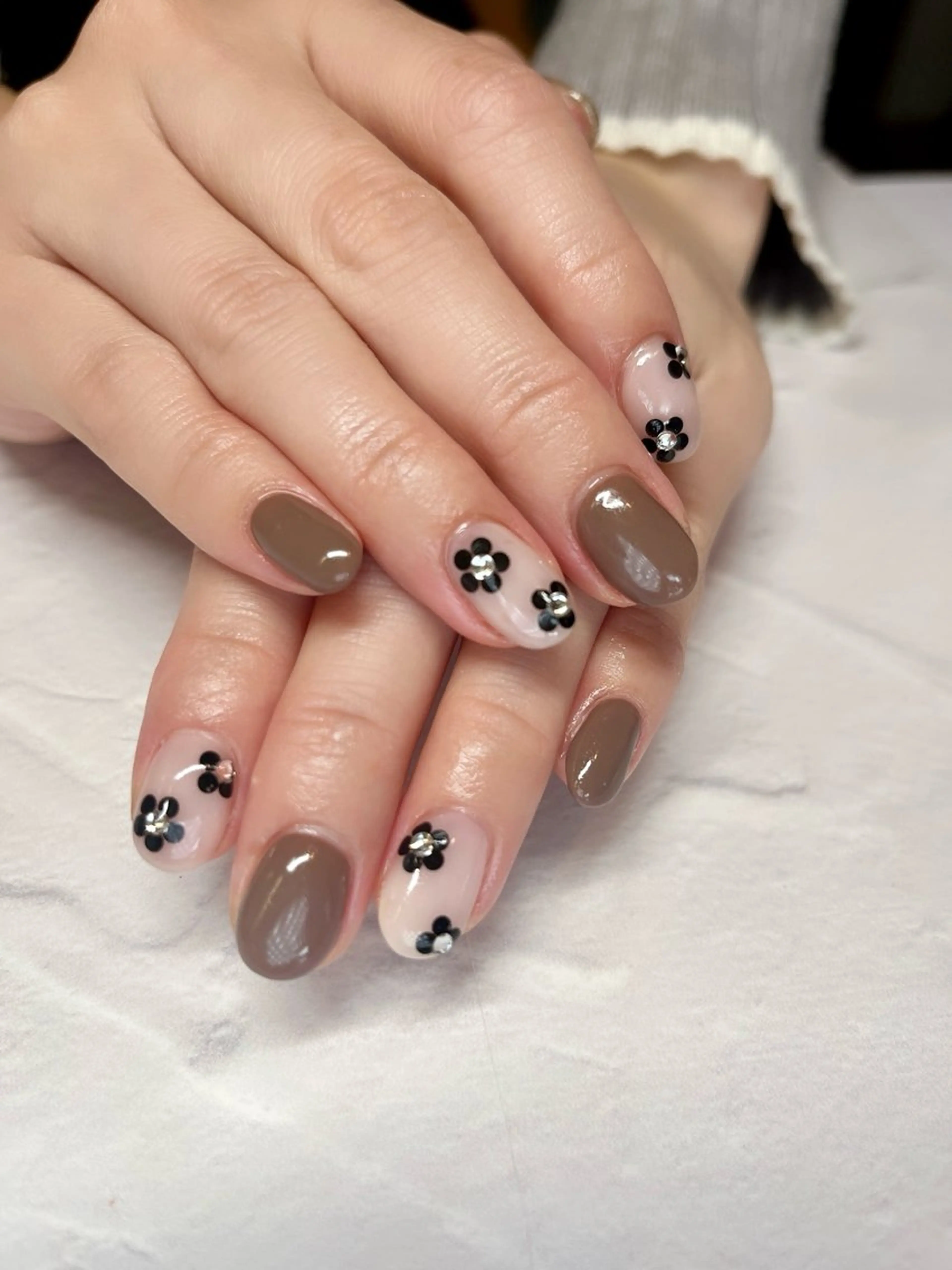 ネイル ハンドネイル li___nail 31のネイルデザイン