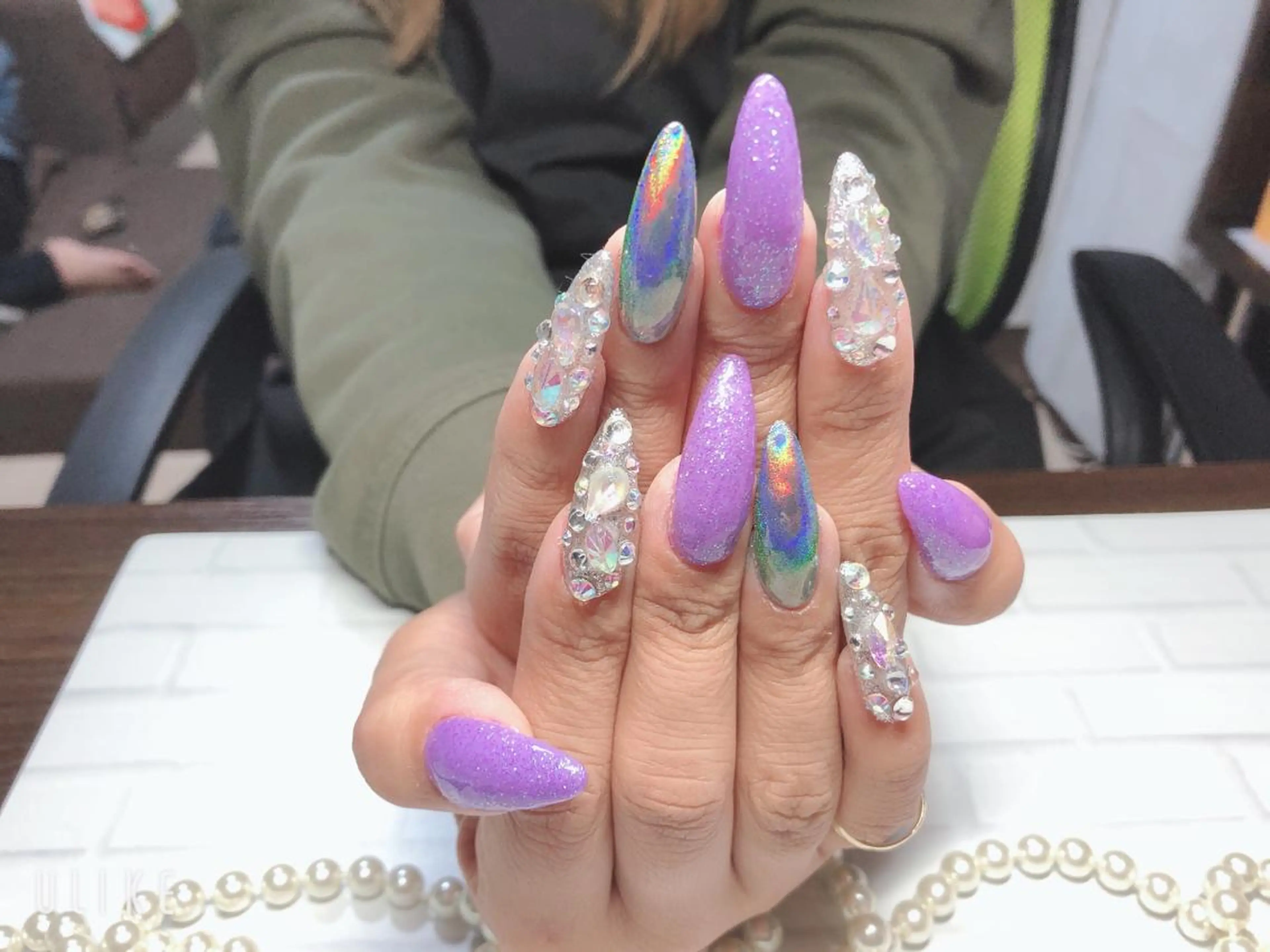 ネイル キラキラネイル ロングネイル スカルプネイル ハンドネイル ハンドケア ネイルサロン HARRYS所属・ネイル･脱毛サロン HARRYSのエステ・リラクイメージ