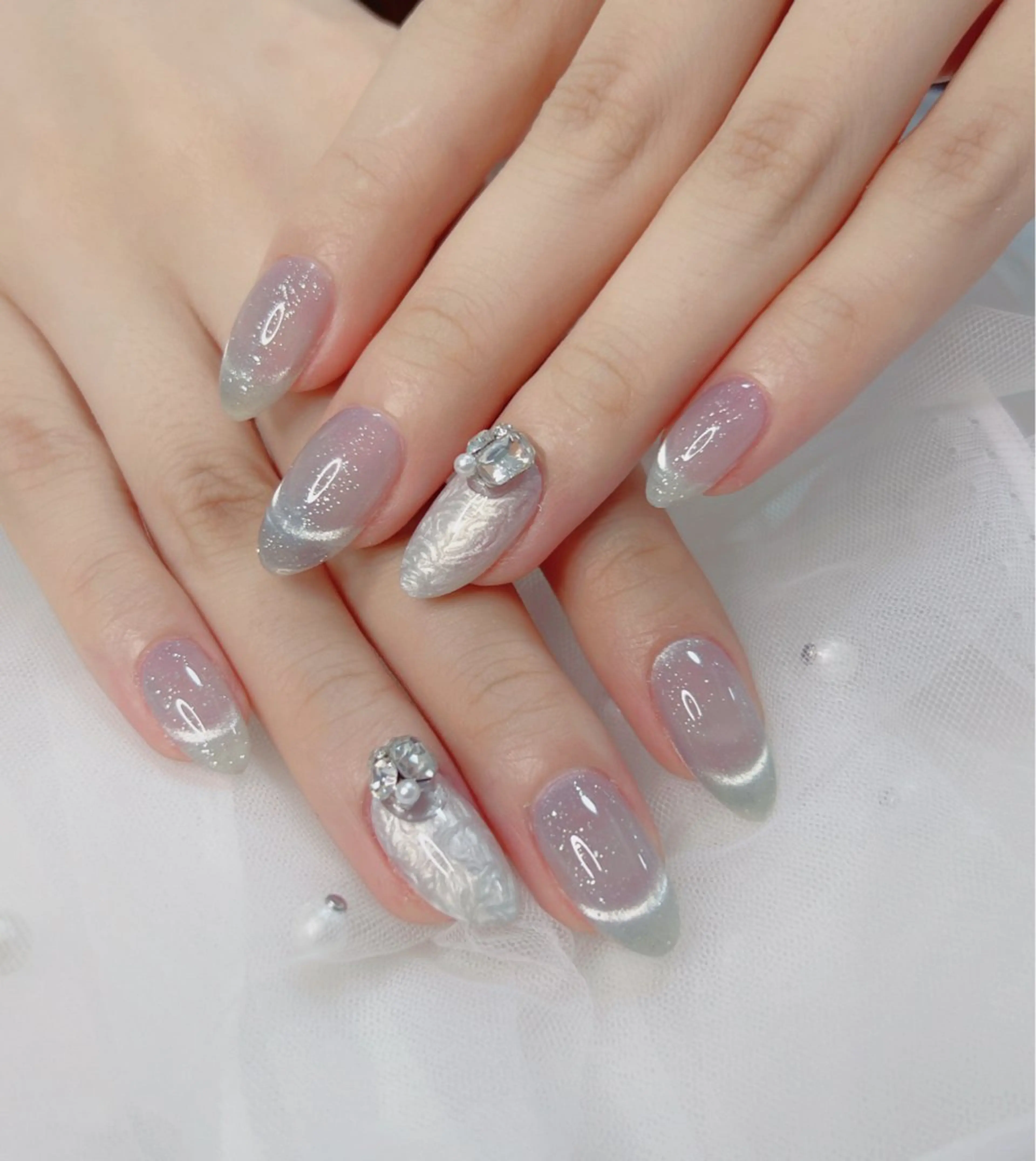 ネイル オーロラネイル 長さ出し フットネイル 韓国ネイル ラメ(グリッター) ハンドネイル 👍thumbs up nail👍のネイルデザイン