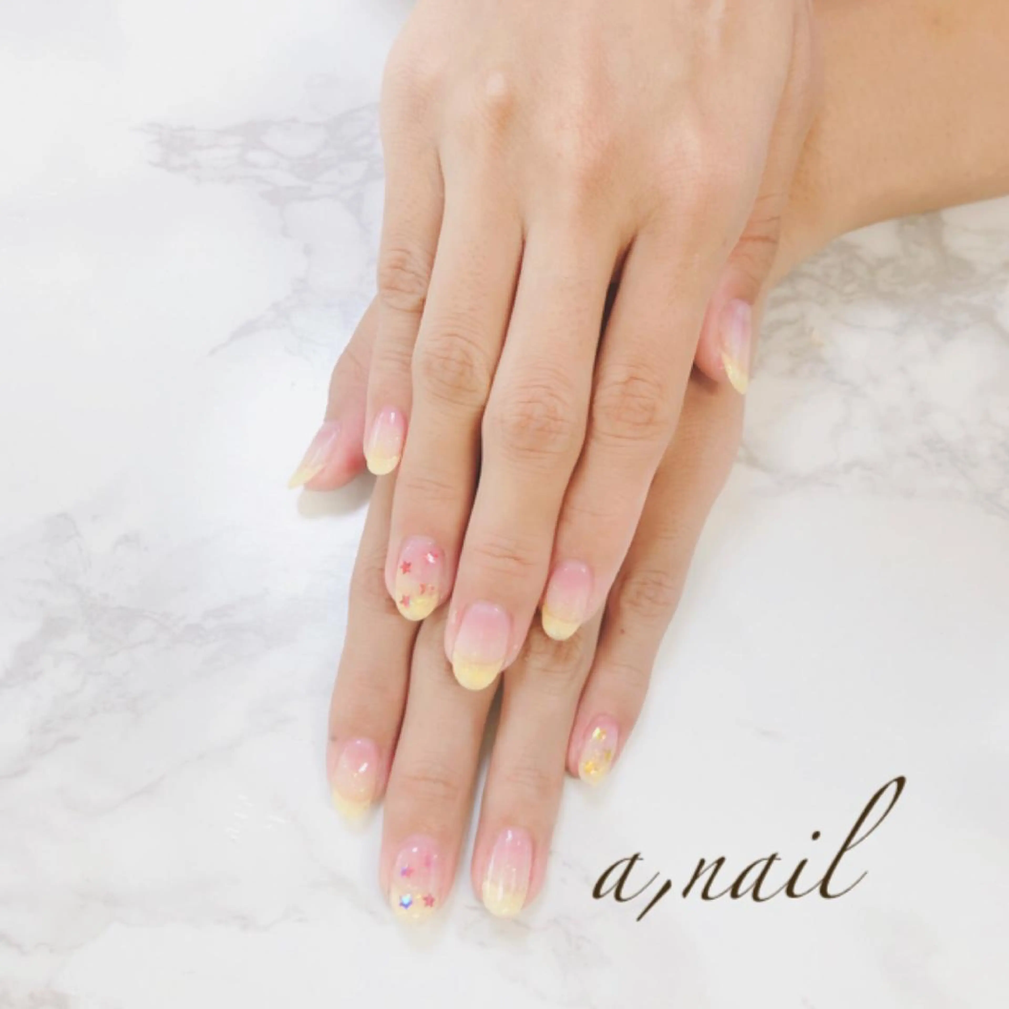 ネイル フットネイル ジェルネイル グラデーション ホログラムネイル オフィスネイル ハンドネイル ネイルサロン エーネイルのネイルデザイン