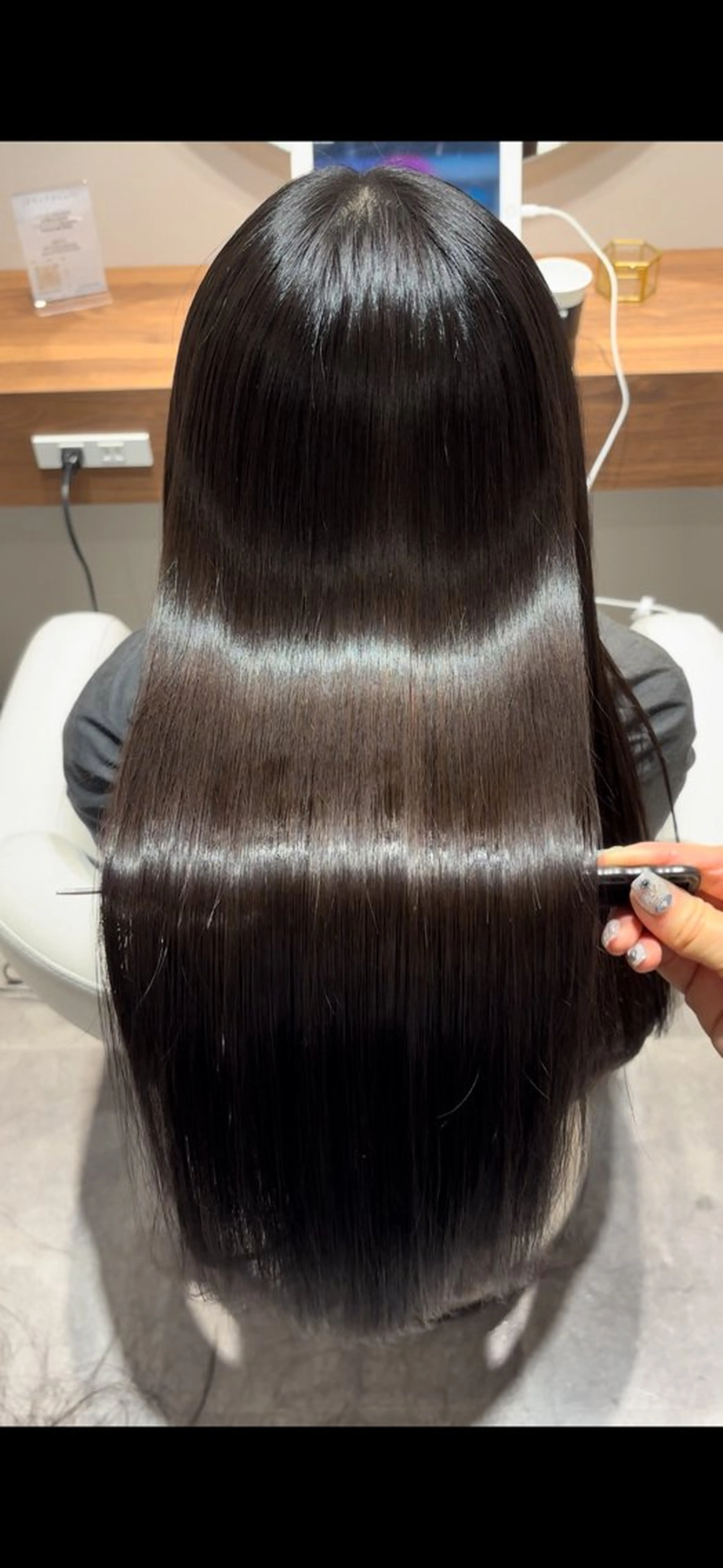 ロング カット 縮毛矯正 トリートメント 美髪ヘア 🤍erikaのヘアスタイル