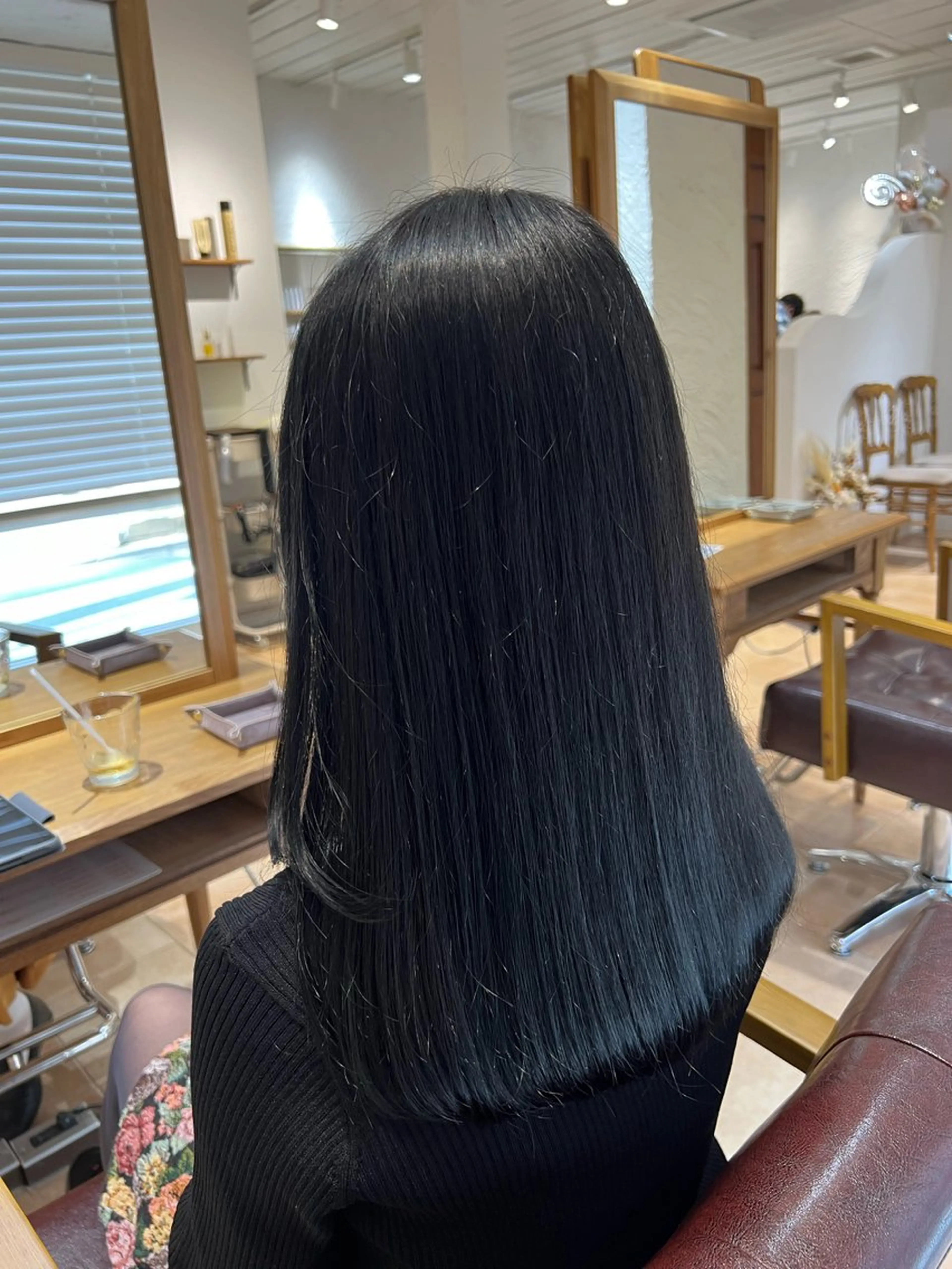 セミロング カラー 🥀韓国ヘア🥀 宮津真菜のヘアスタイル