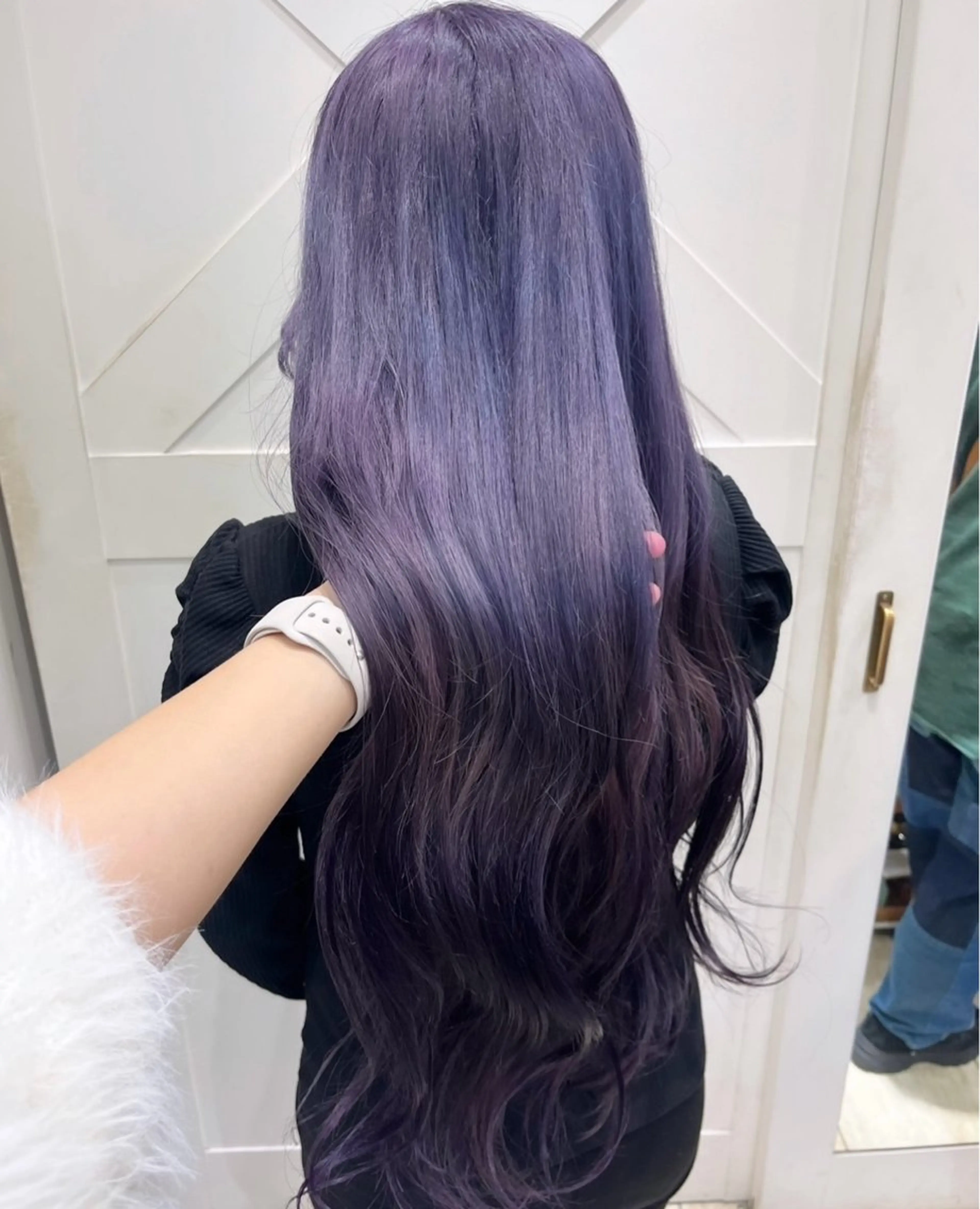 ロング カラー ブリーチ ダブルカラー パープルカラー ヘアカラー ハイトーンカラー シールエクステのヘアスタイル