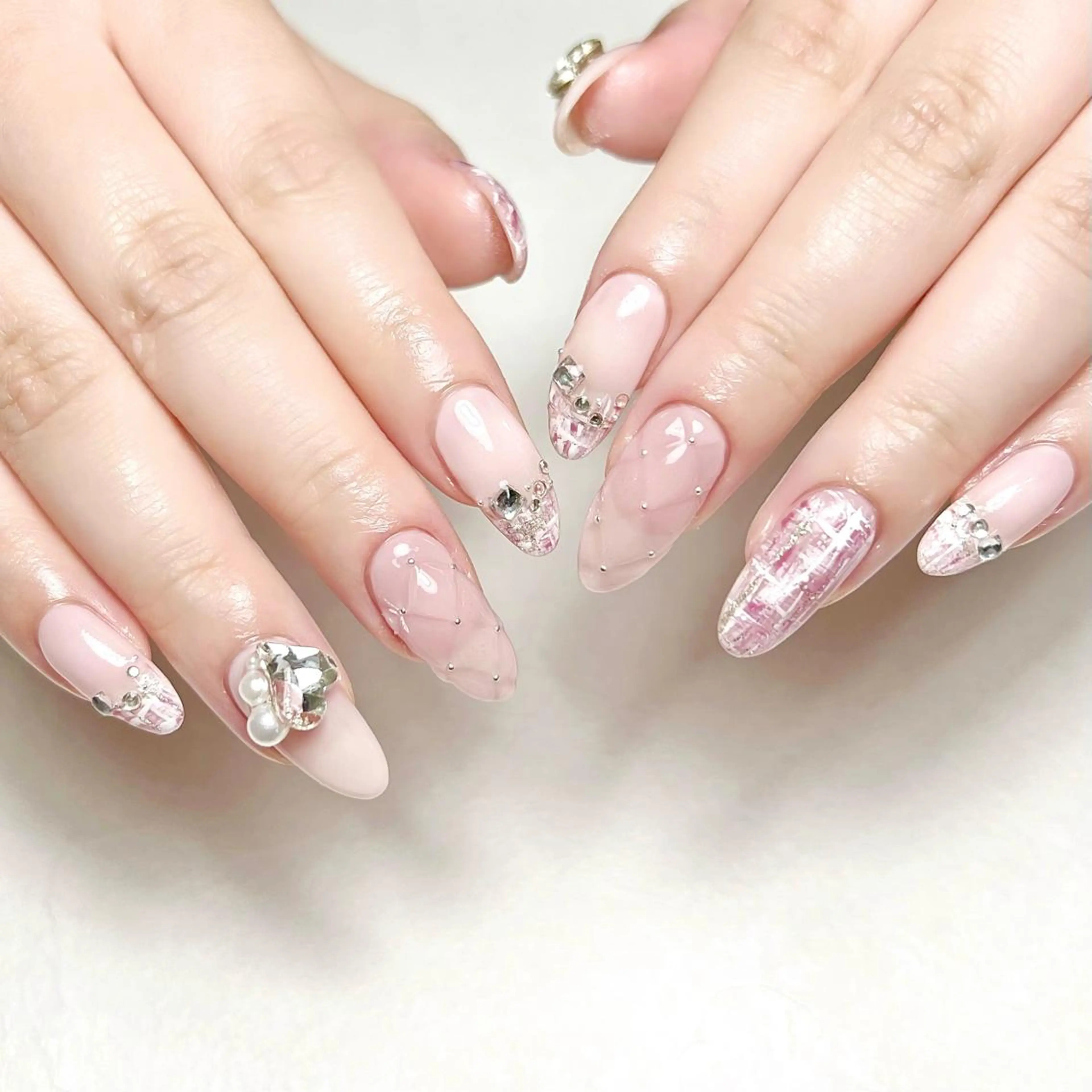 ネイル アートネイル チークネイル ガーリー キラキラネイル マグネットネイル rouse nail RISATOのネイルデザイン