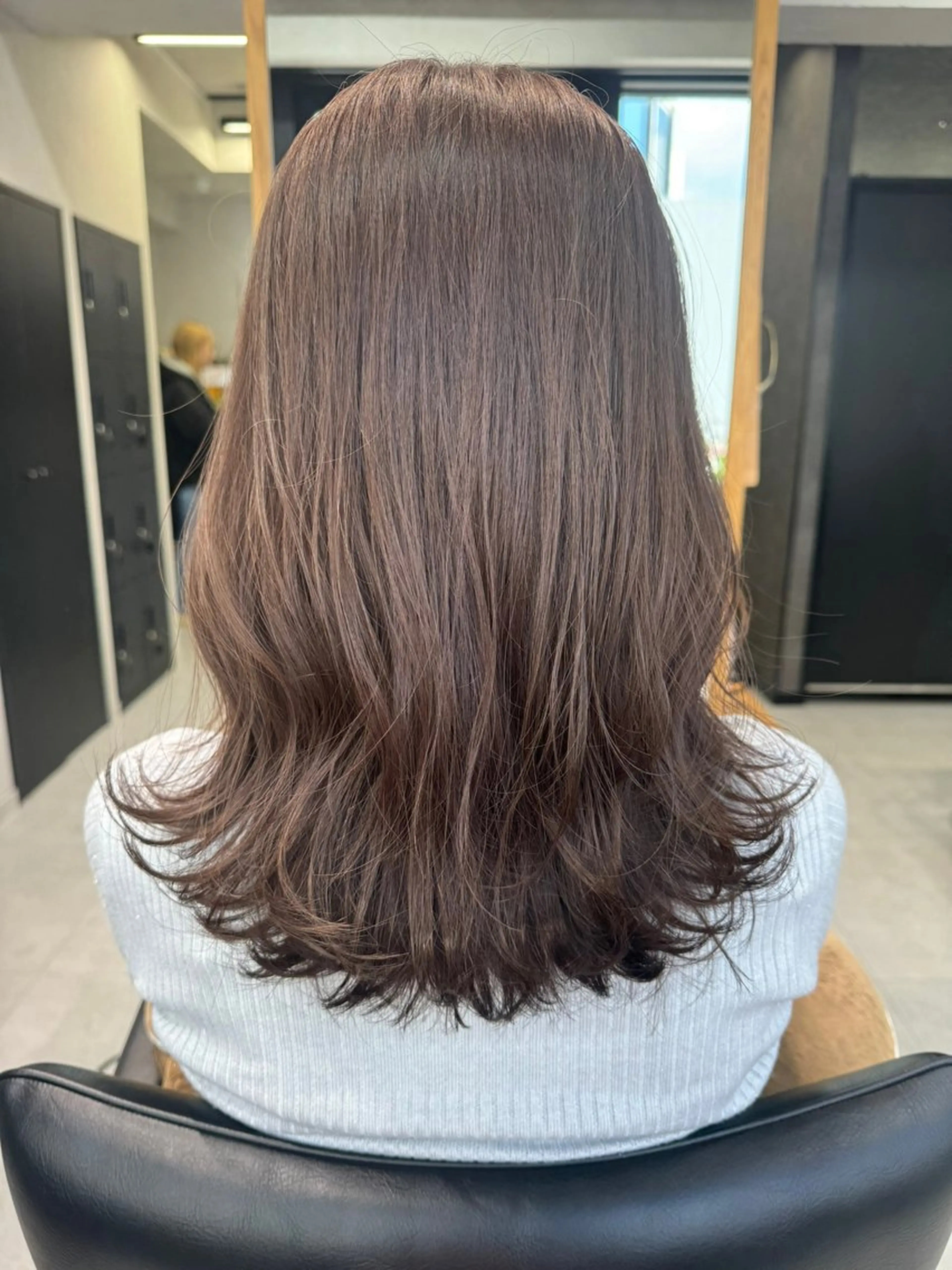 ミディアム カラー くびれヘア 立川 奈那子のヘアスタイル